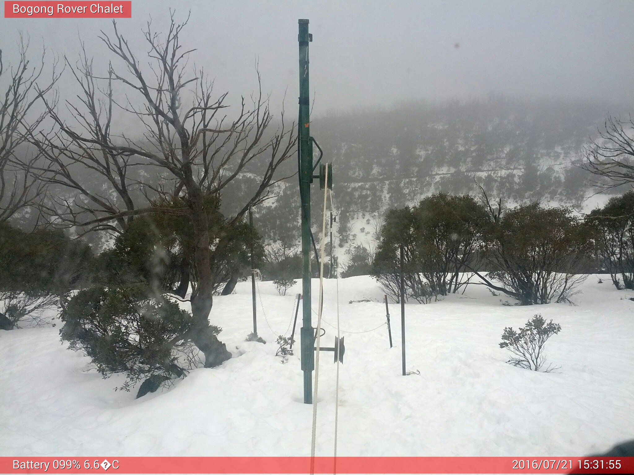 Bogong Web Cam 3:31pm Thursday 21st of July 2016