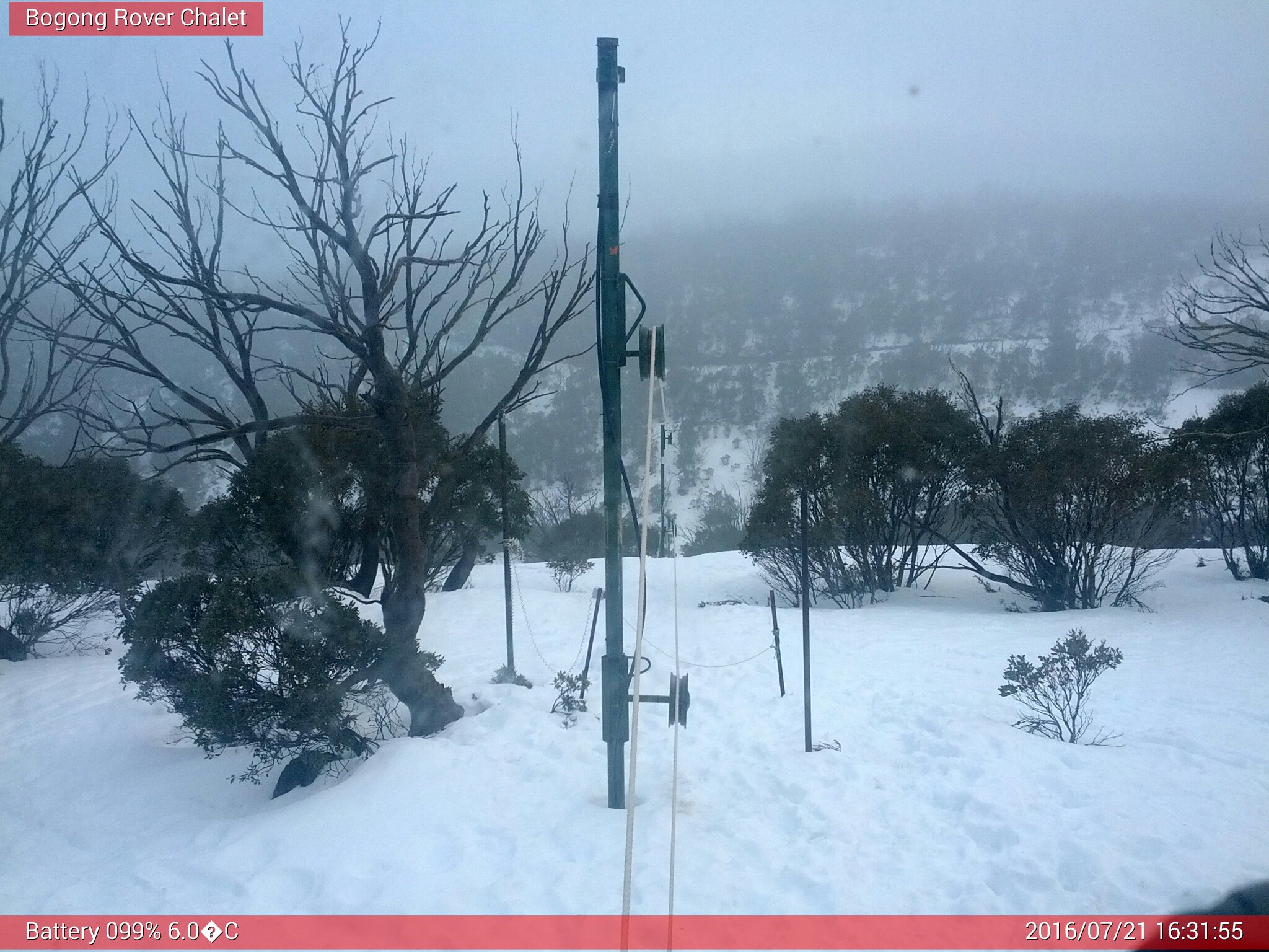 Bogong Web Cam 4:31pm Thursday 21st of July 2016