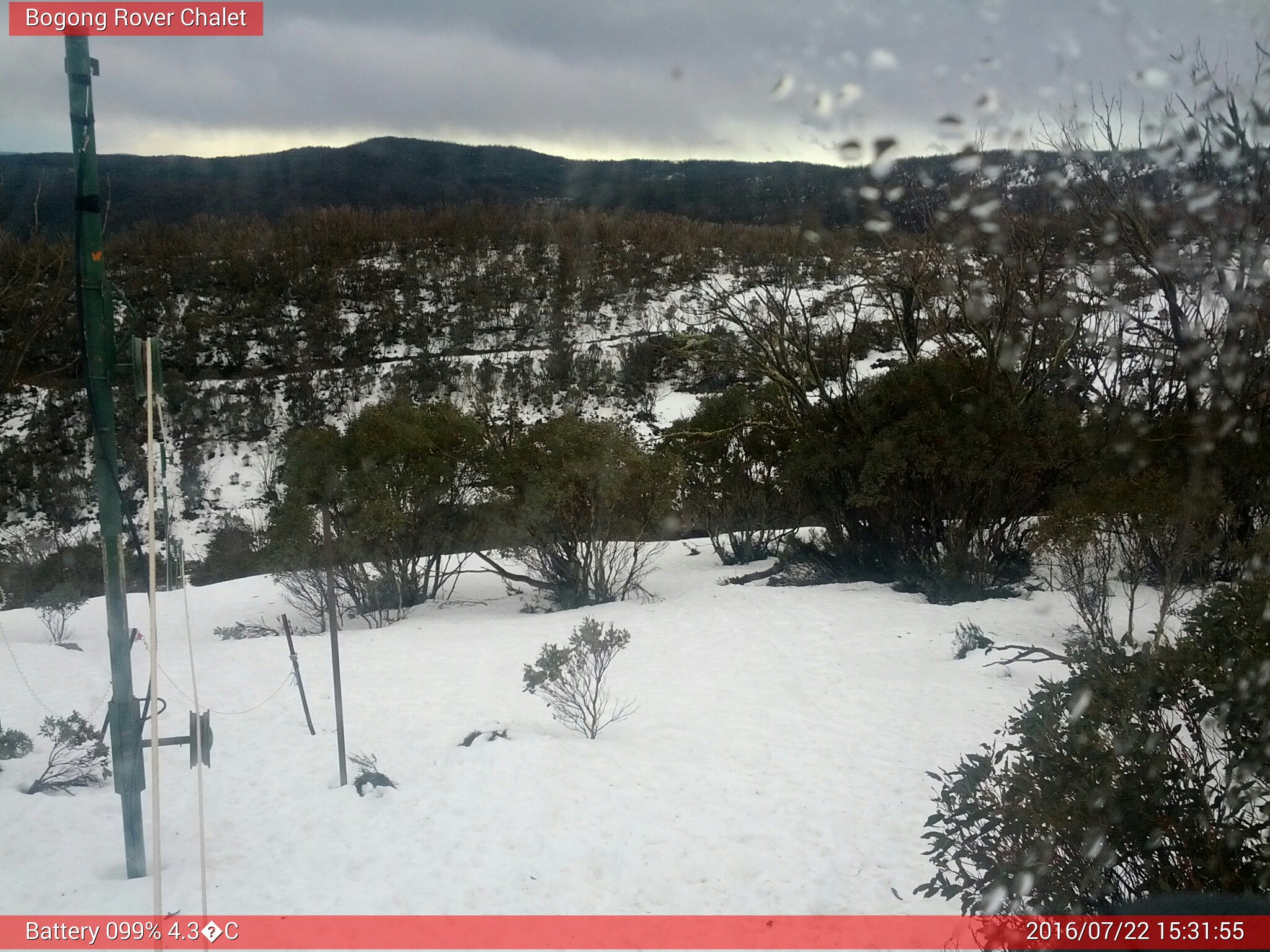 Bogong Web Cam 3:31pm Friday 22nd of July 2016