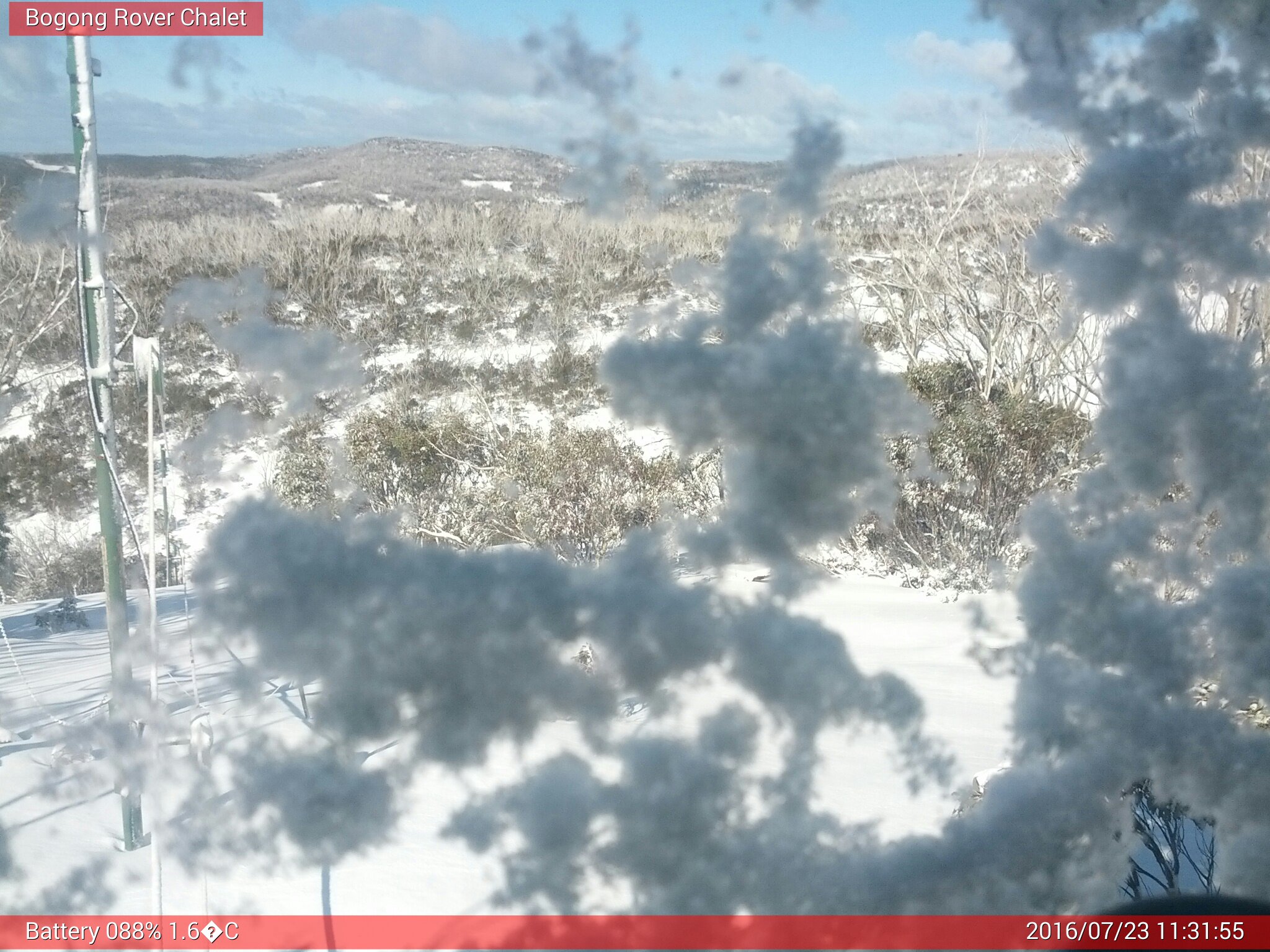 Bogong Web Cam 11:31am Saturday 23rd of July 2016