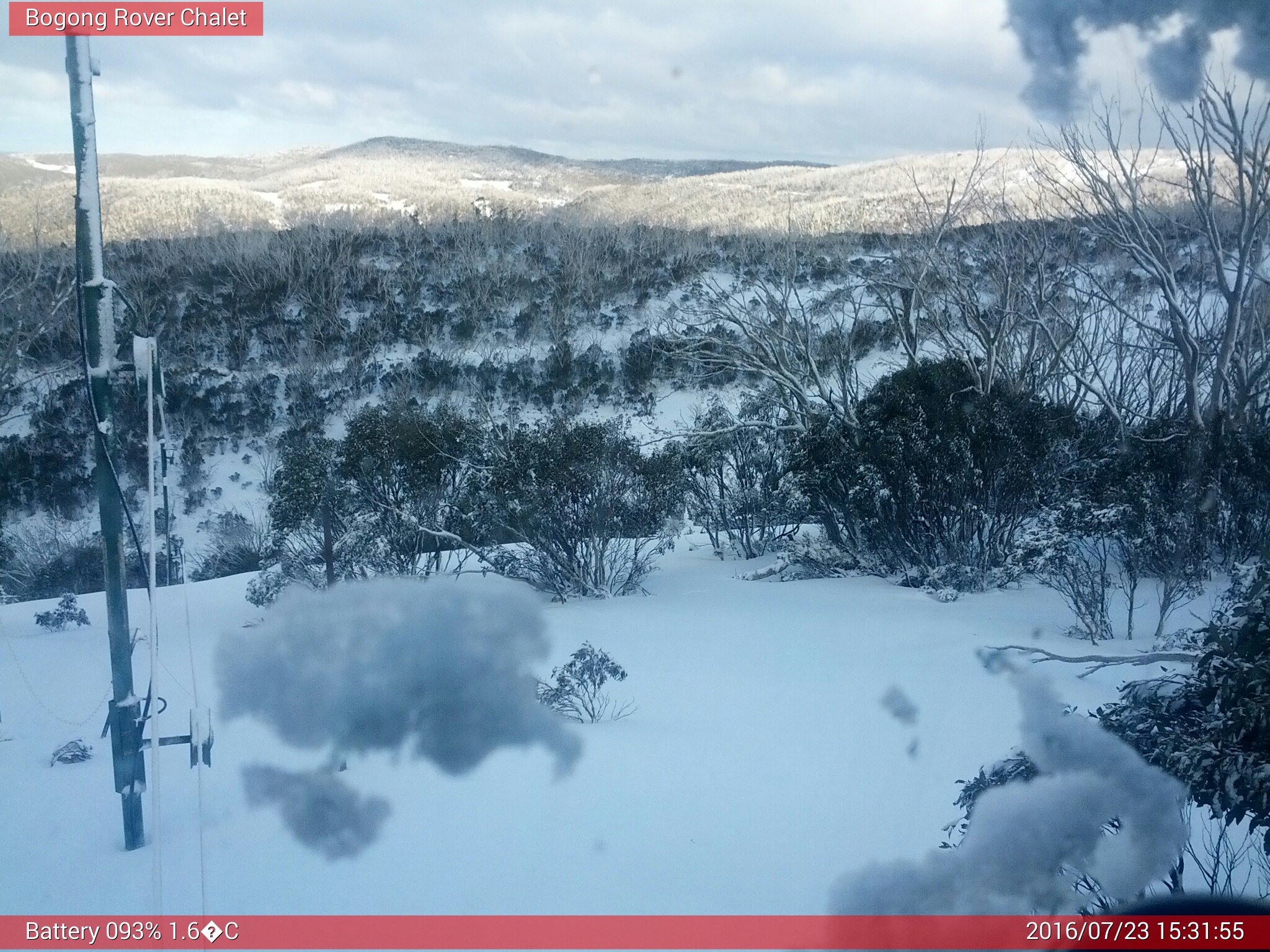 Bogong Web Cam 3:31pm Saturday 23rd of July 2016