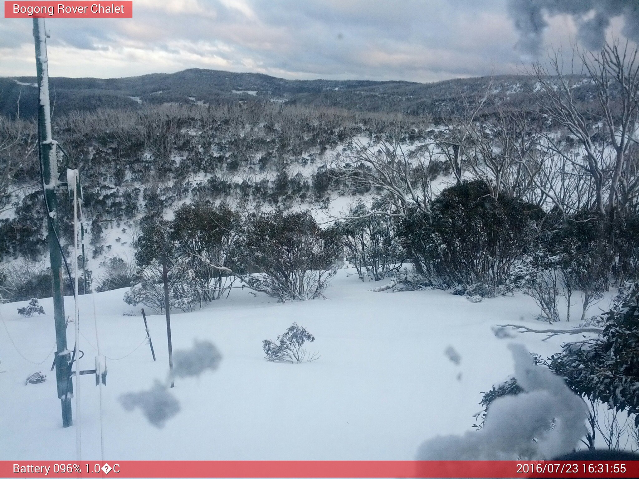 Bogong Web Cam 4:31pm Saturday 23rd of July 2016