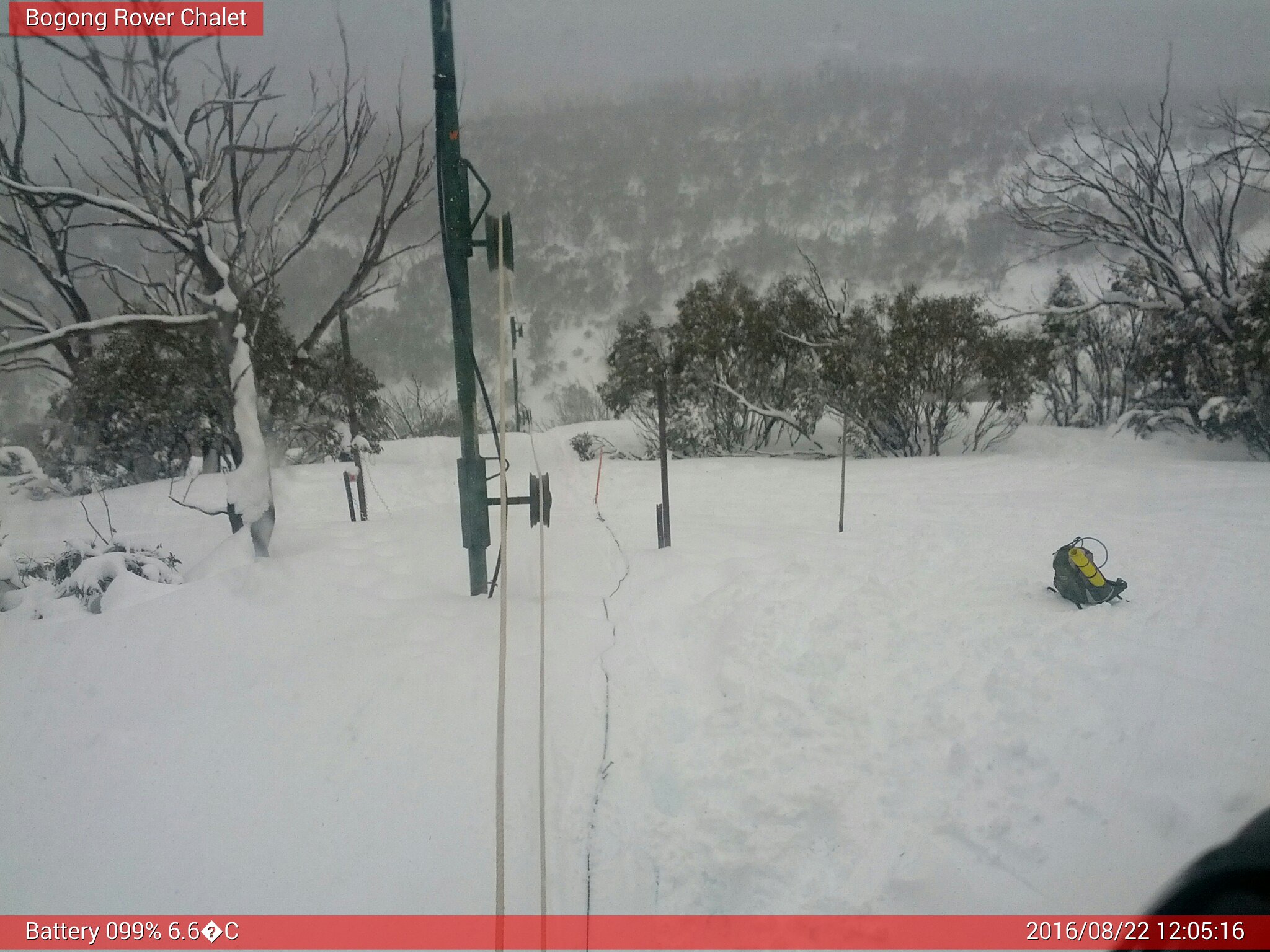 Bogong Web Cam 12:05pm Monday 22nd of August 2016