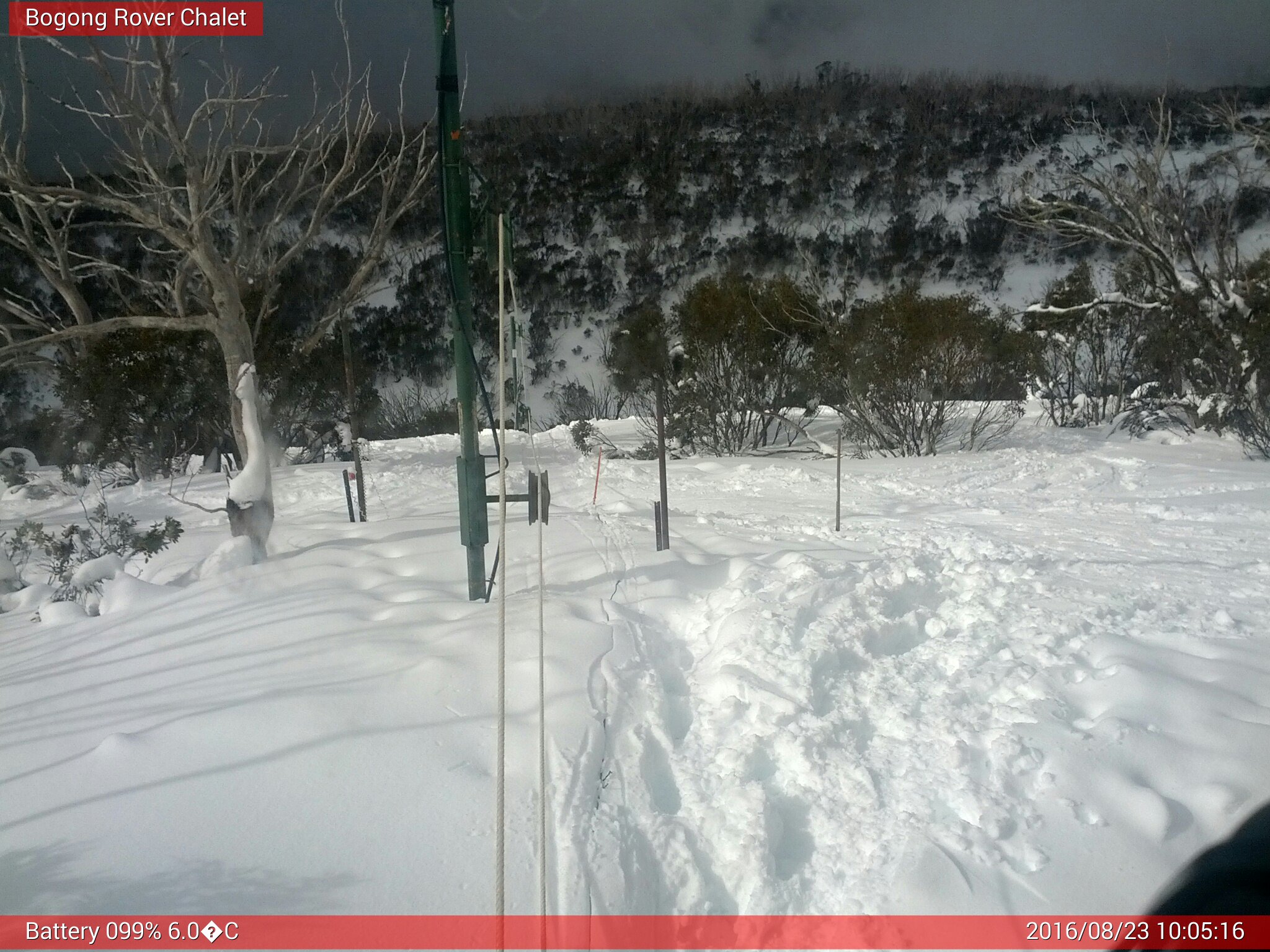 Bogong Web Cam 10:05am Tuesday 23rd of August 2016