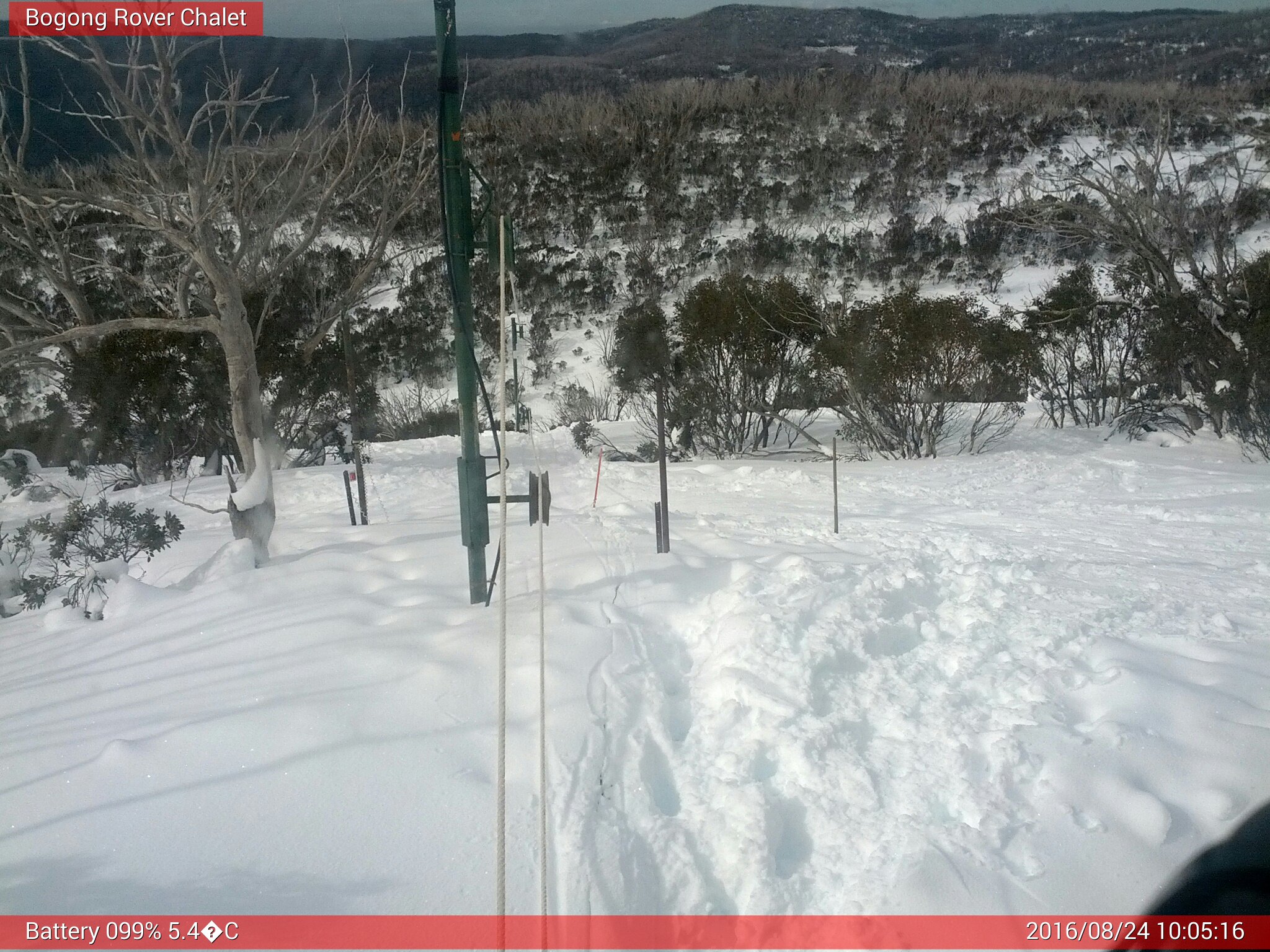 Bogong Web Cam 10:05am Wednesday 24th of August 2016