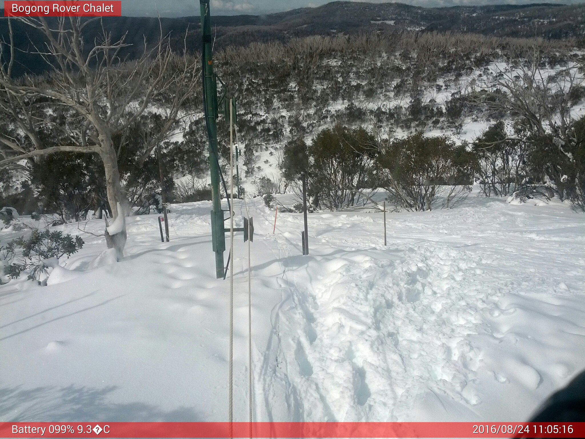 Bogong Web Cam 11:05am Wednesday 24th of August 2016