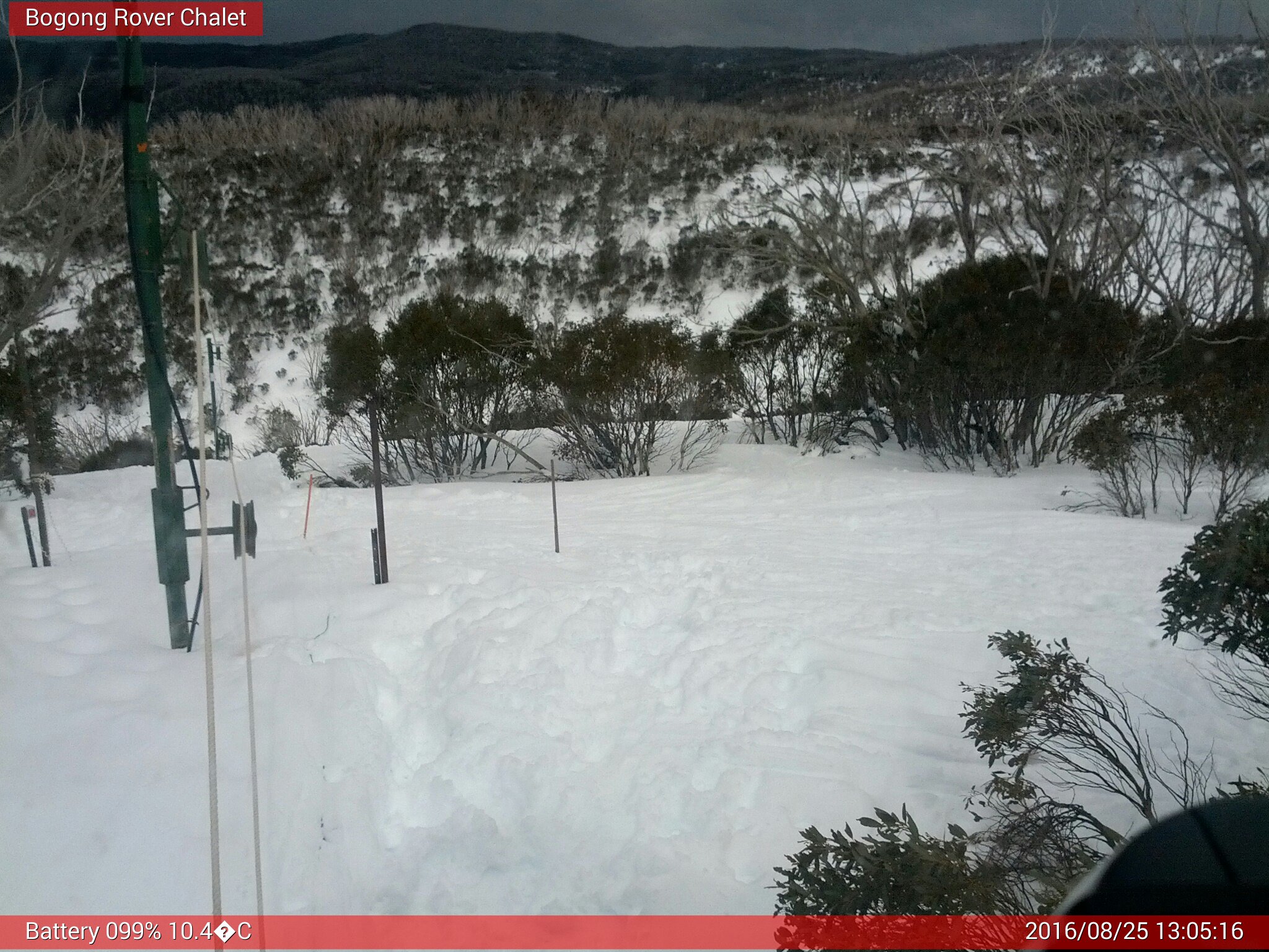 Bogong Web Cam 1:05pm Thursday 25th of August 2016