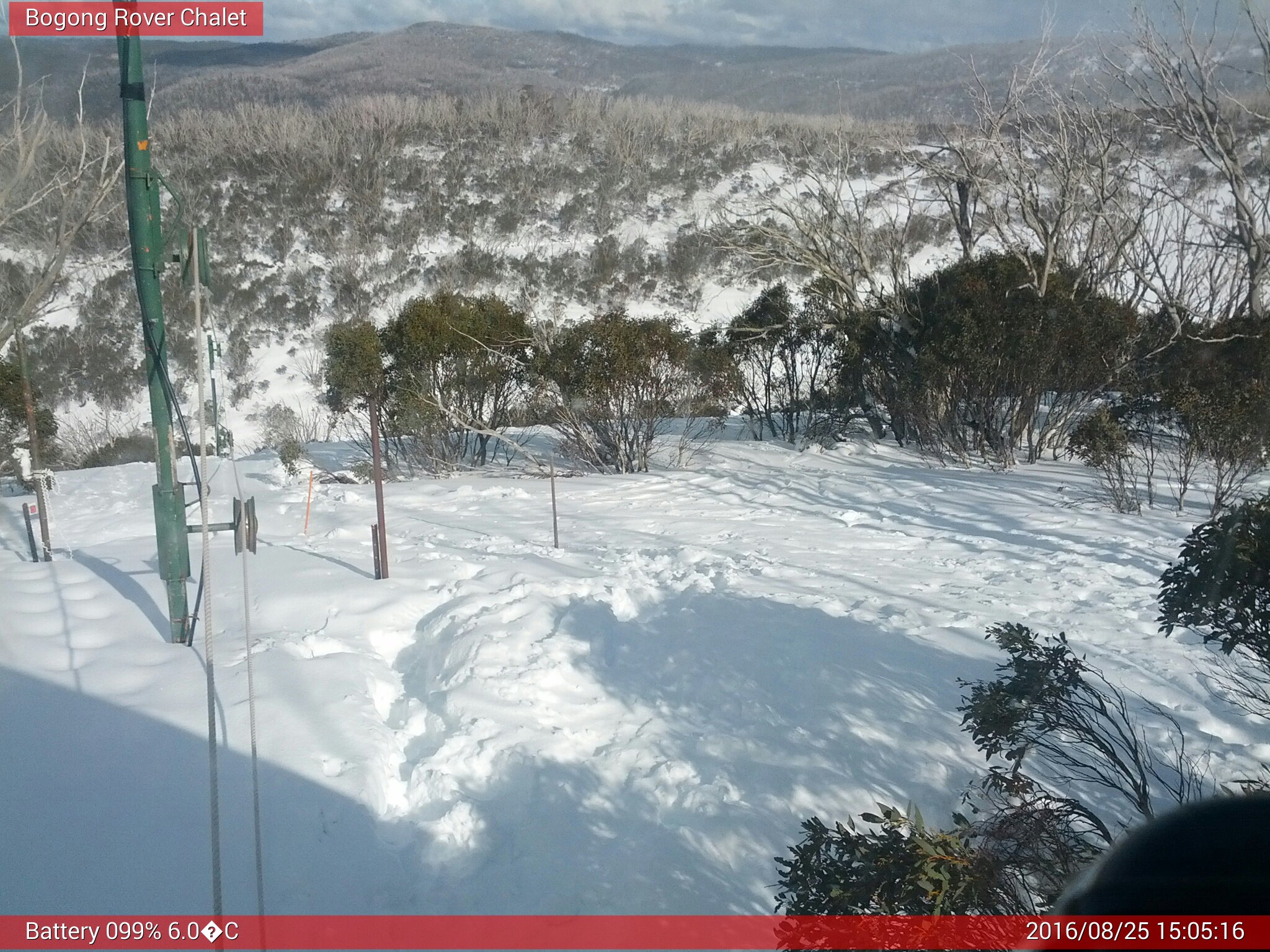 Bogong Web Cam 3:05pm Thursday 25th of August 2016