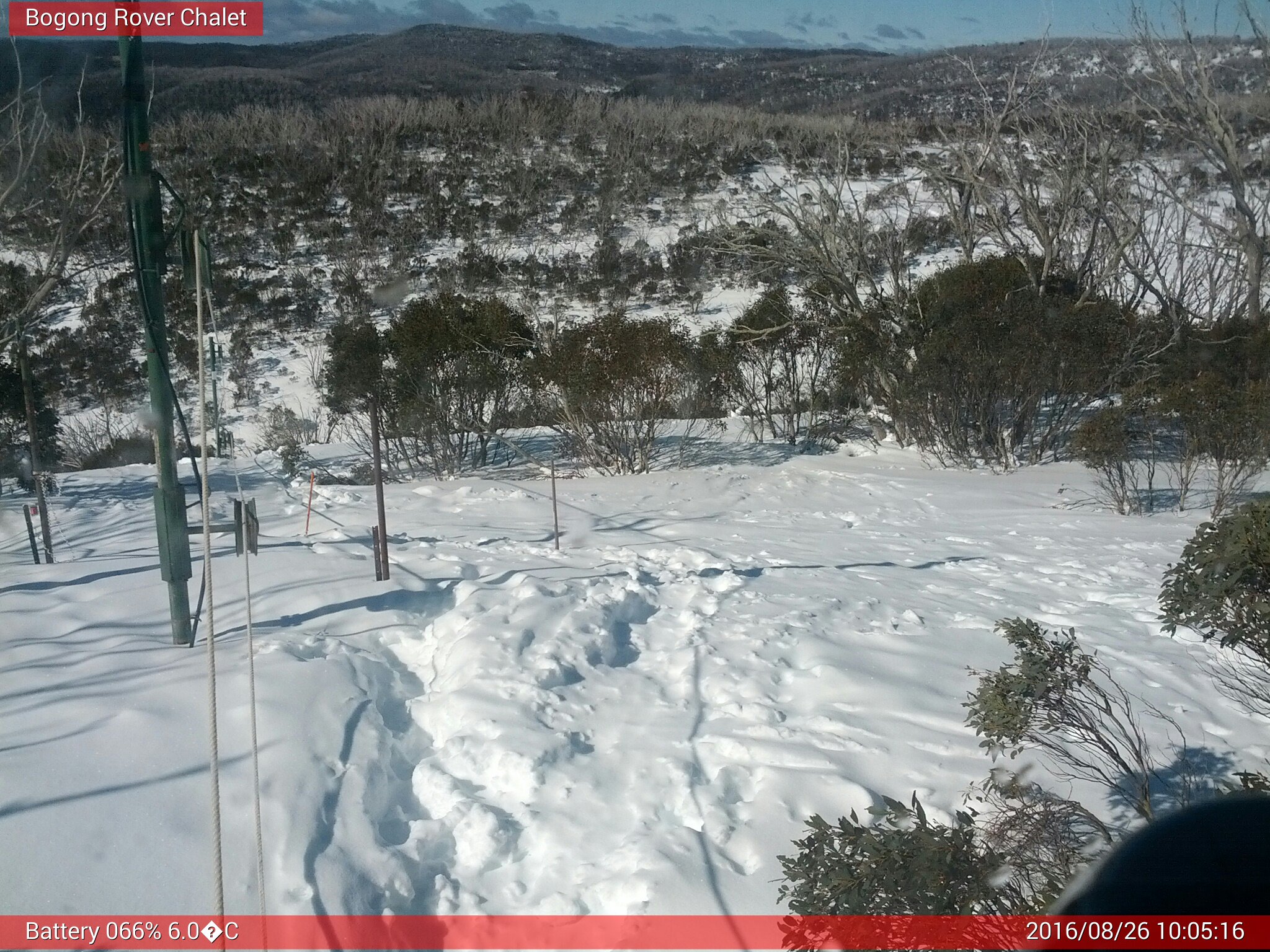 Bogong Web Cam 10:05am Friday 26th of August 2016