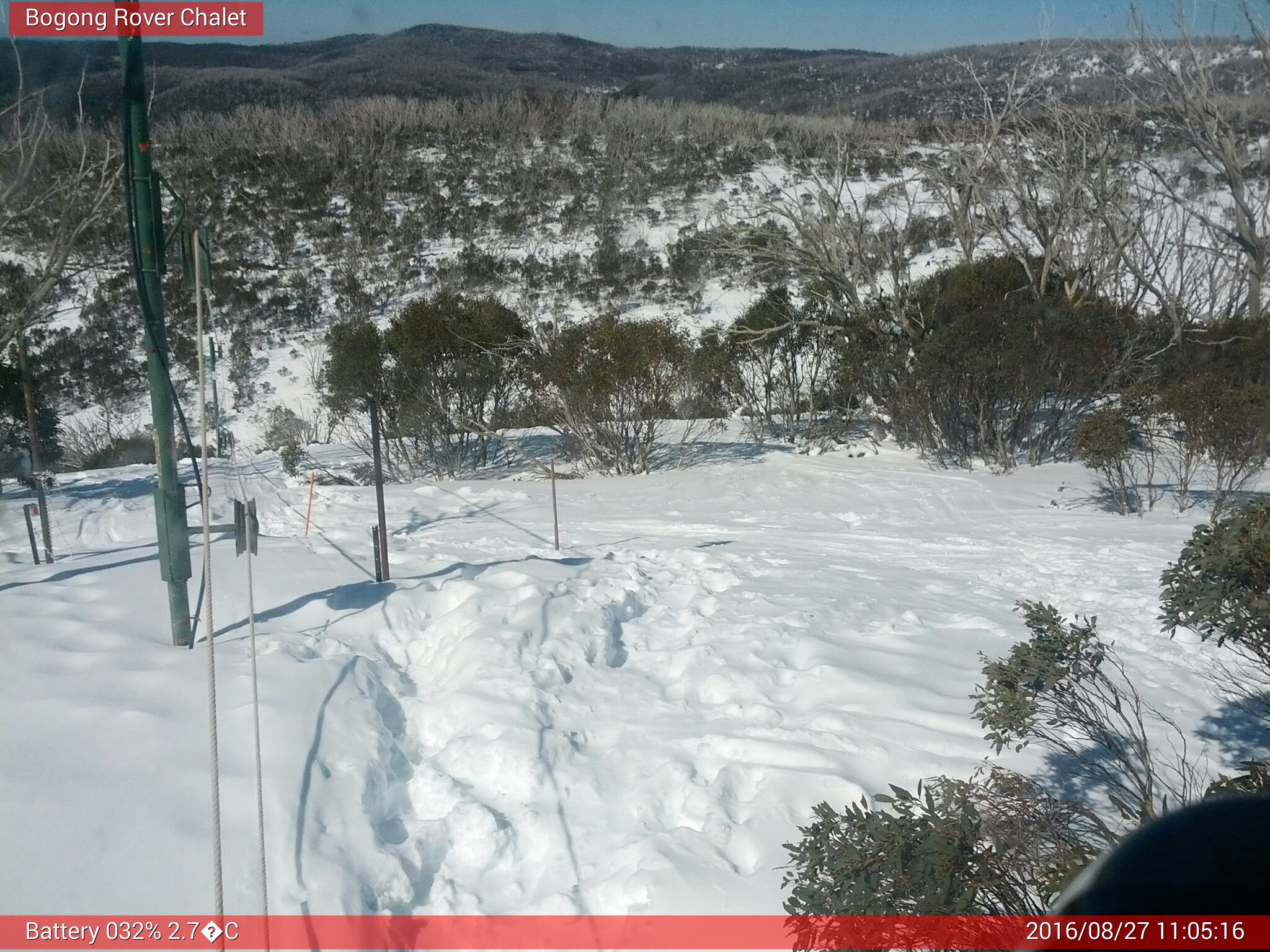 Bogong Web Cam 11:05am Saturday 27th of August 2016