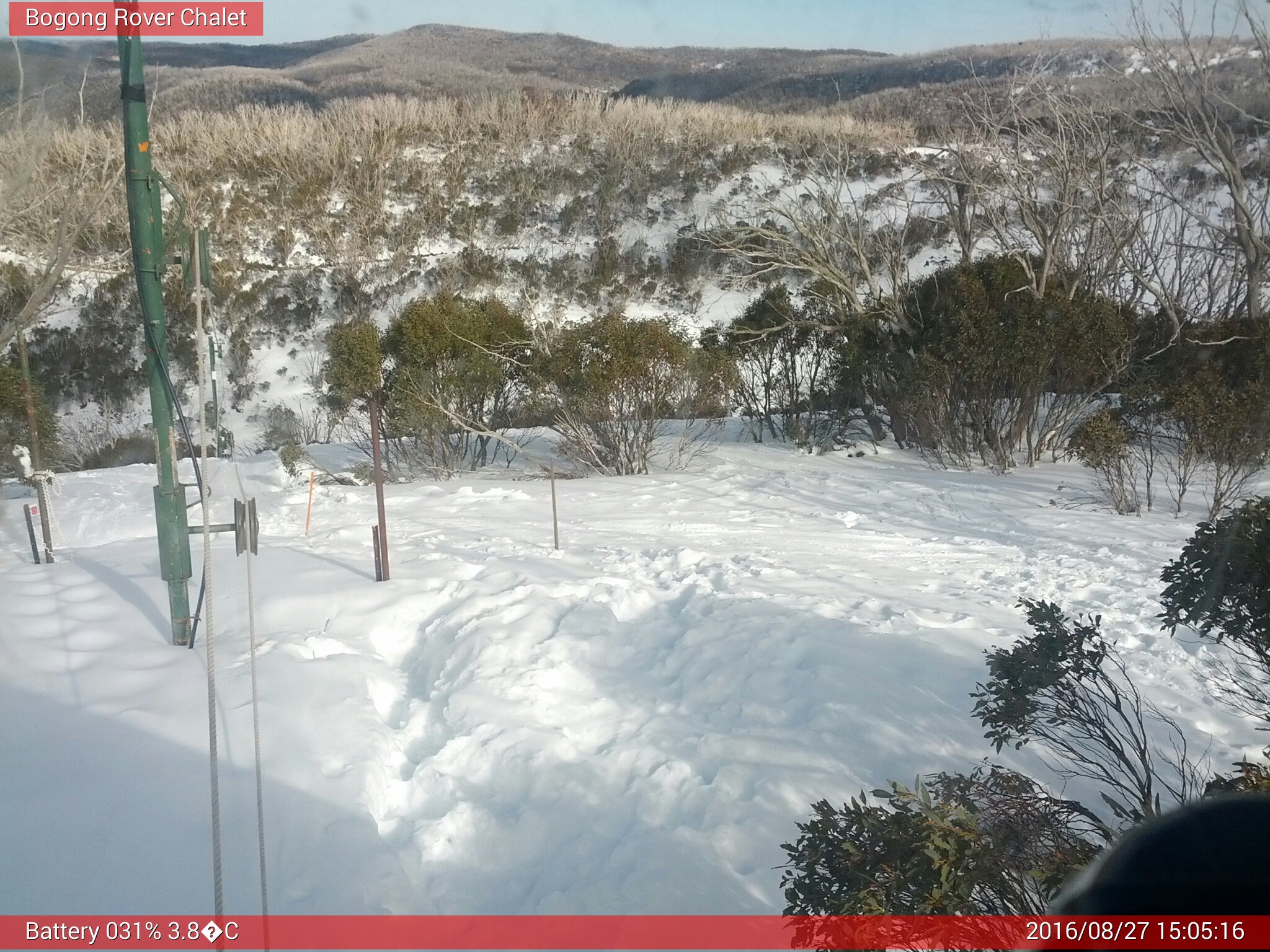 Bogong Web Cam 3:05pm Saturday 27th of August 2016