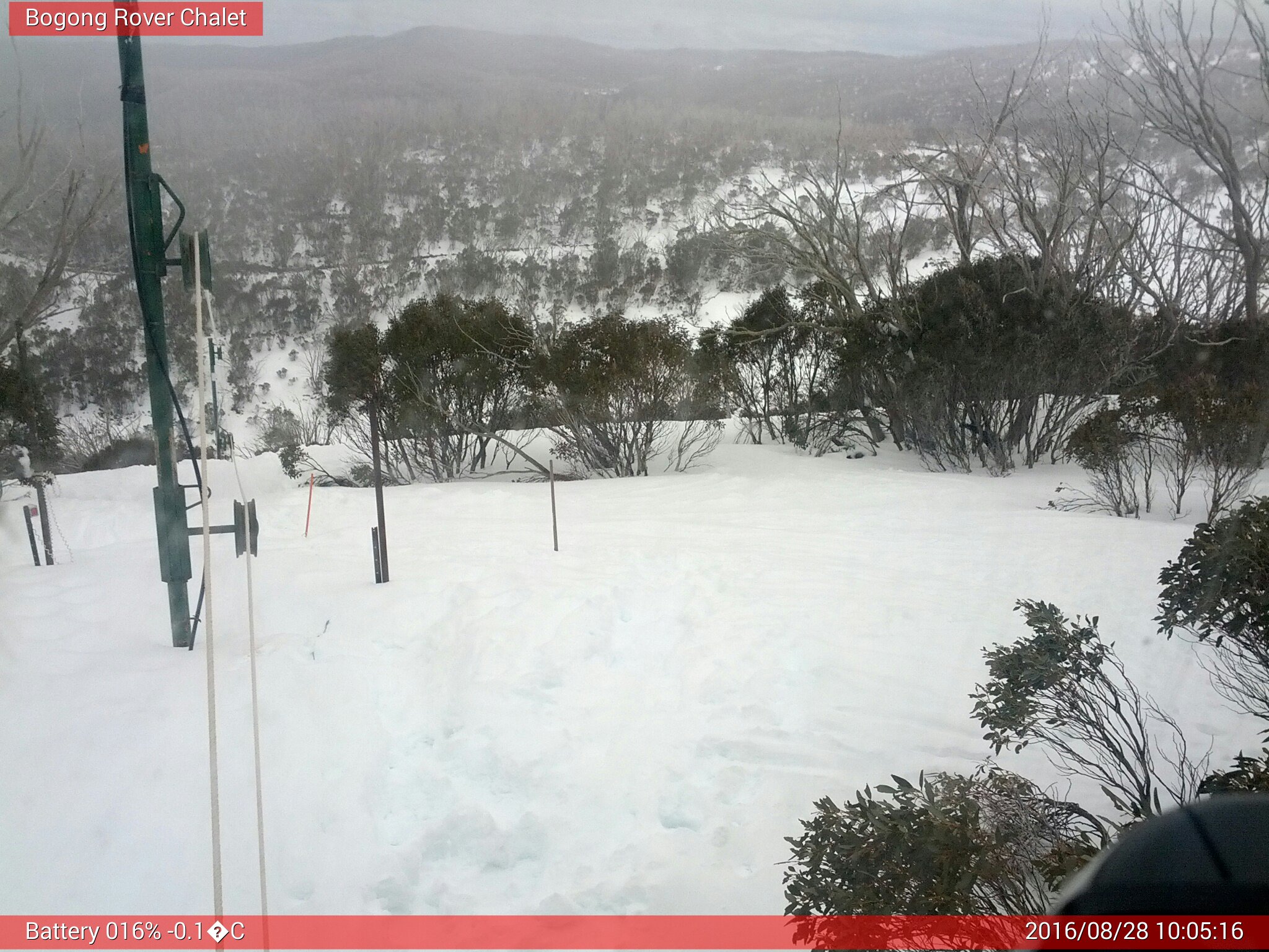 Bogong Web Cam 10:05am Sunday 28th of August 2016