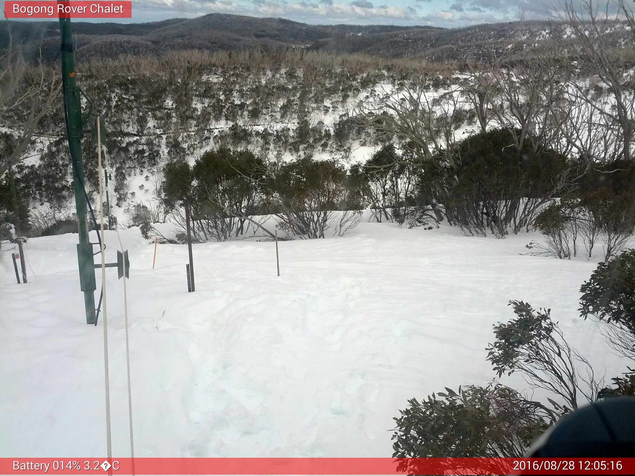 Bogong Web Cam 12:05pm Sunday 28th of August 2016