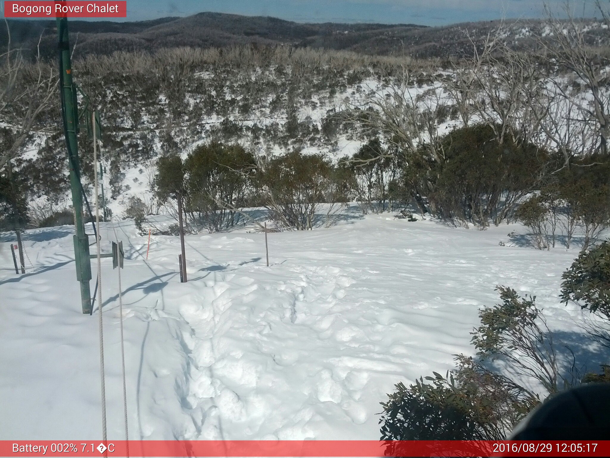 Bogong Web Cam 12:05pm Monday 29th of August 2016