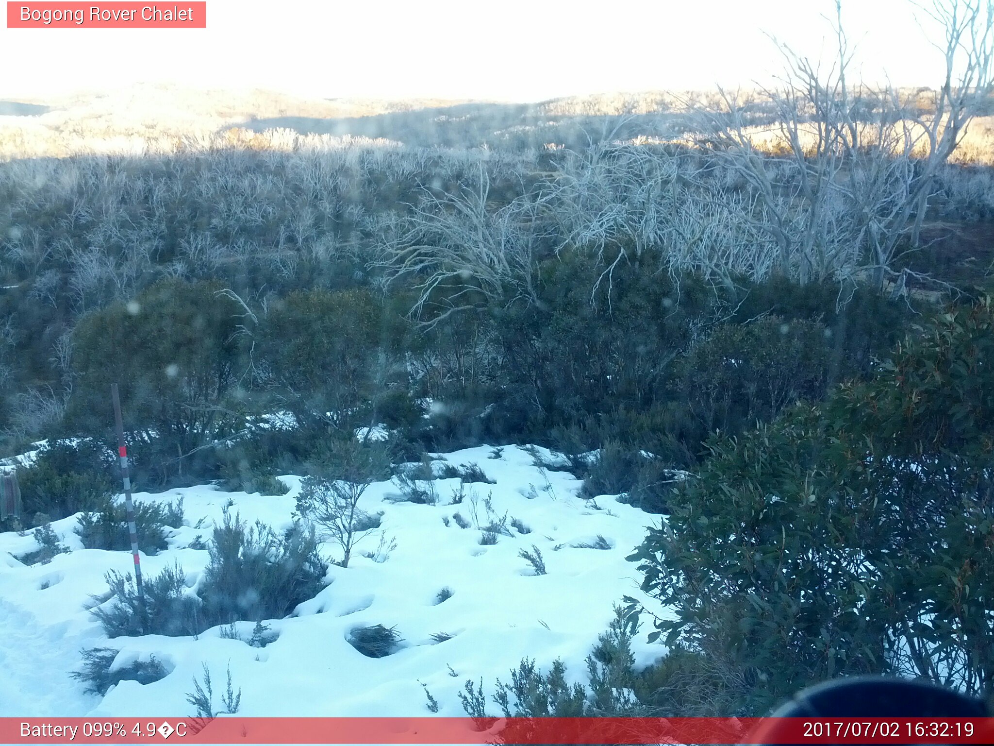 Bogong Web Cam 4:32pm Sunday 2nd of July 2017