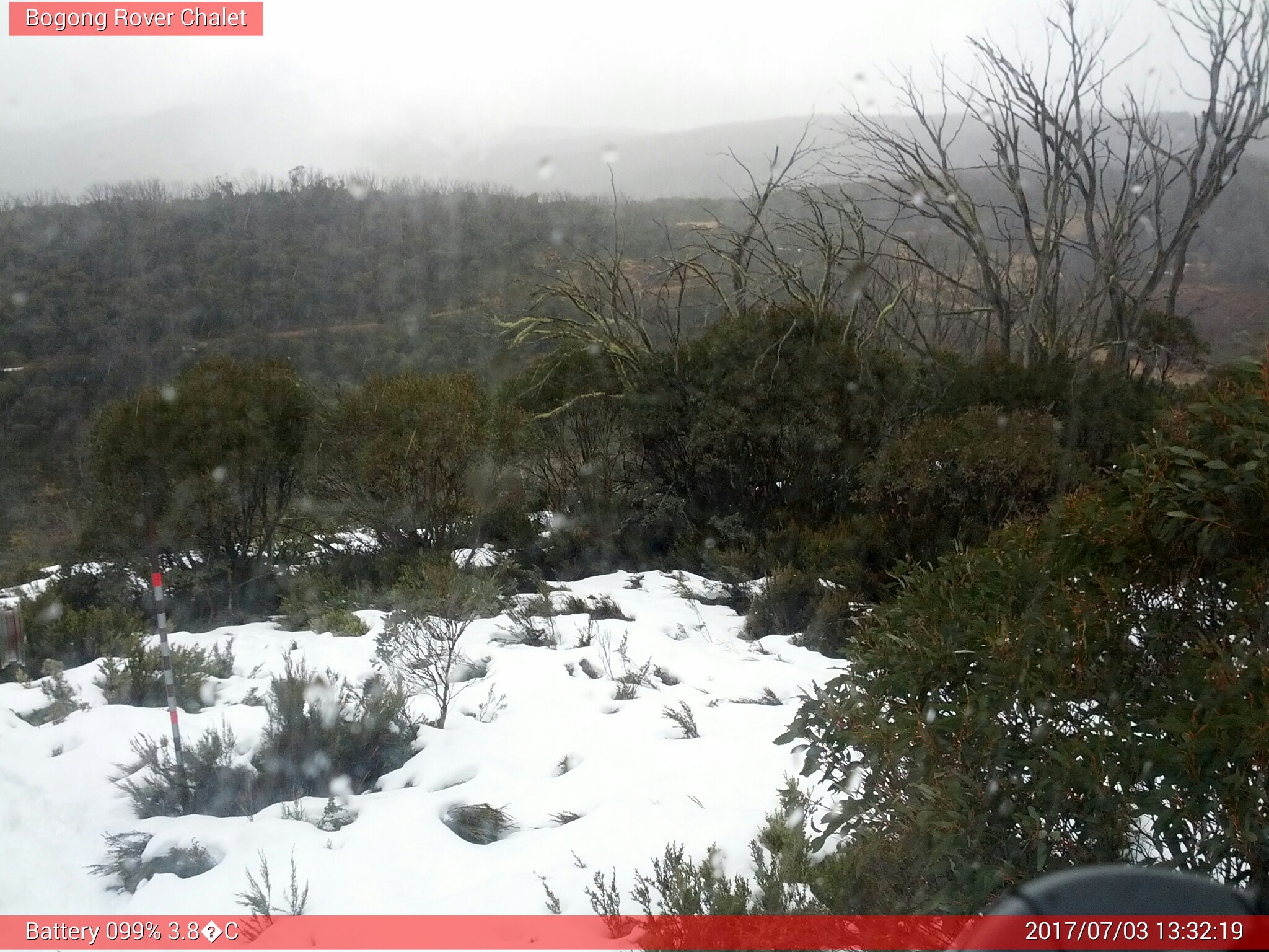 Bogong Web Cam 1:32pm Monday 3rd of July 2017