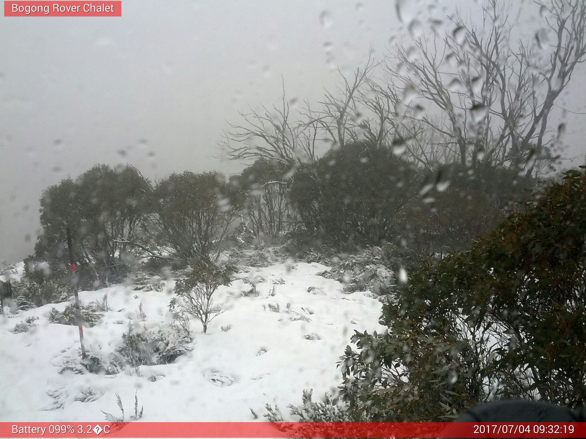 Bogong Web Cam 9:32am Tuesday 4th of July 2017