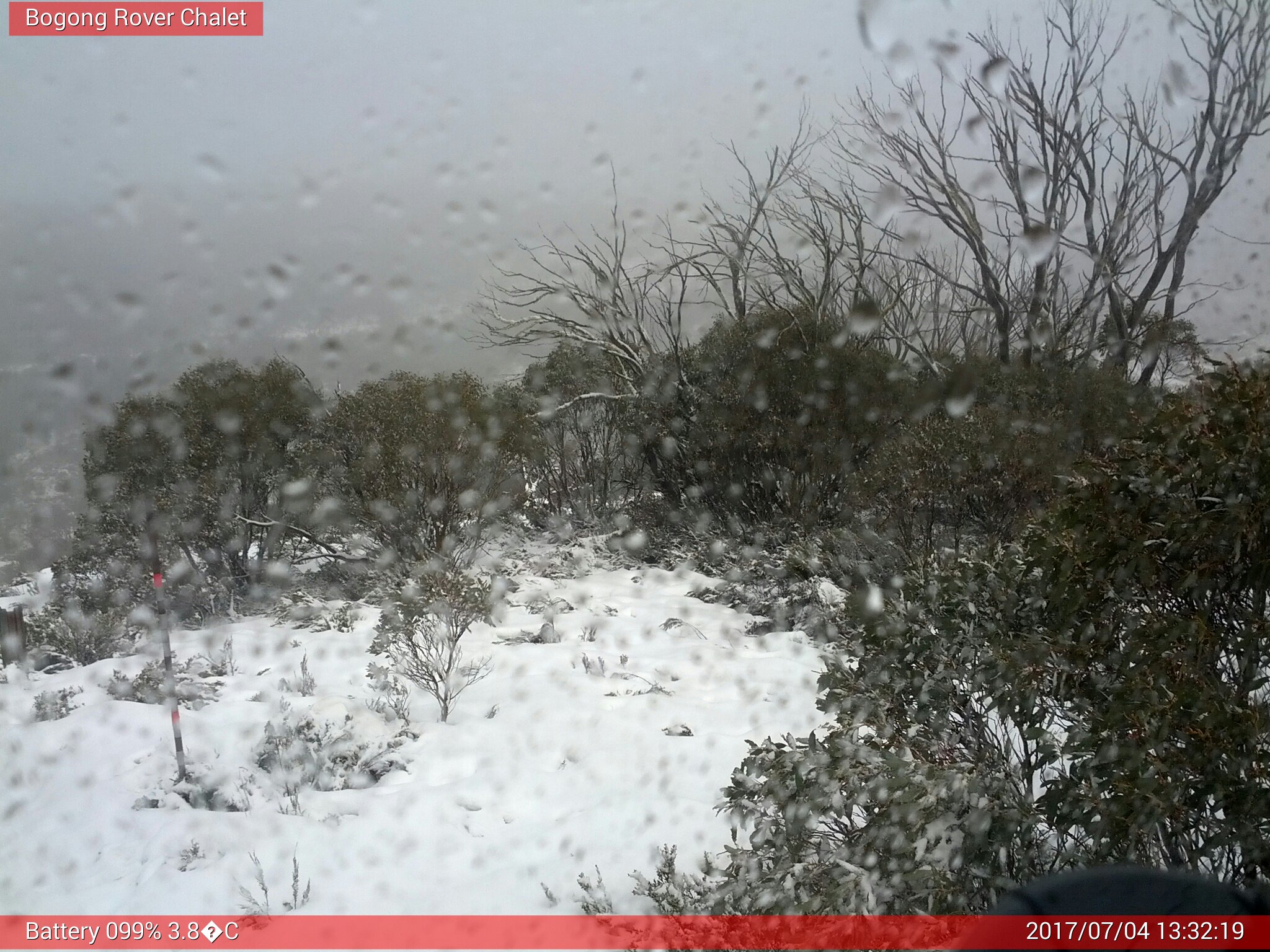 Bogong Web Cam 1:32pm Tuesday 4th of July 2017