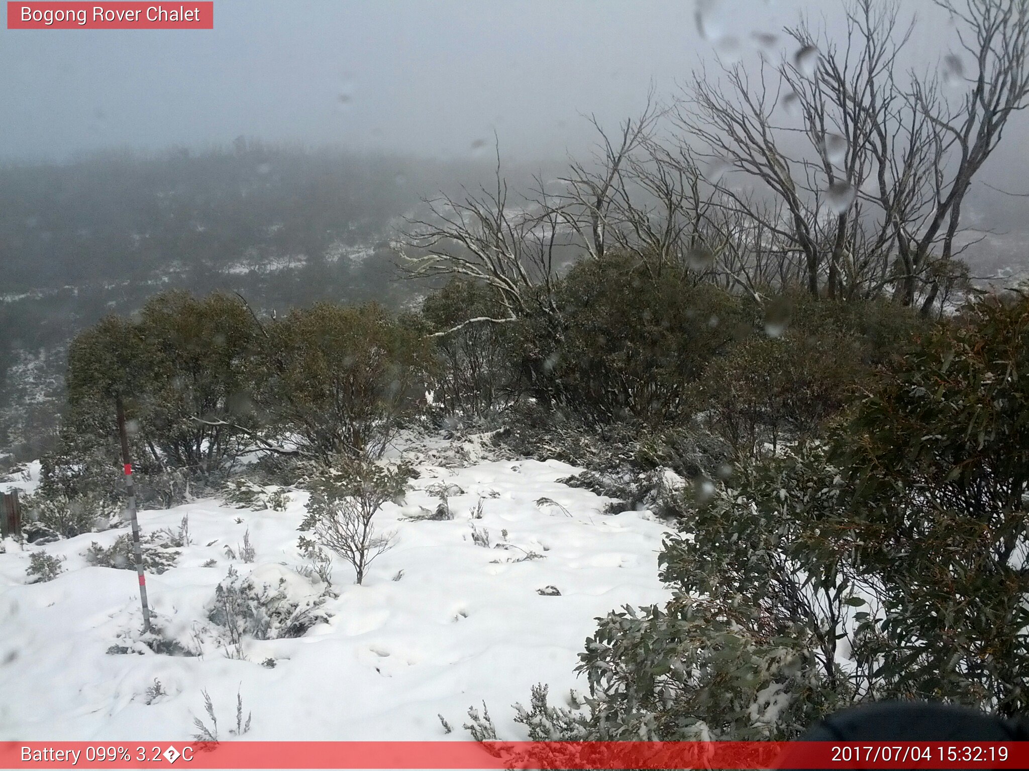 Bogong Web Cam 3:32pm Tuesday 4th of July 2017