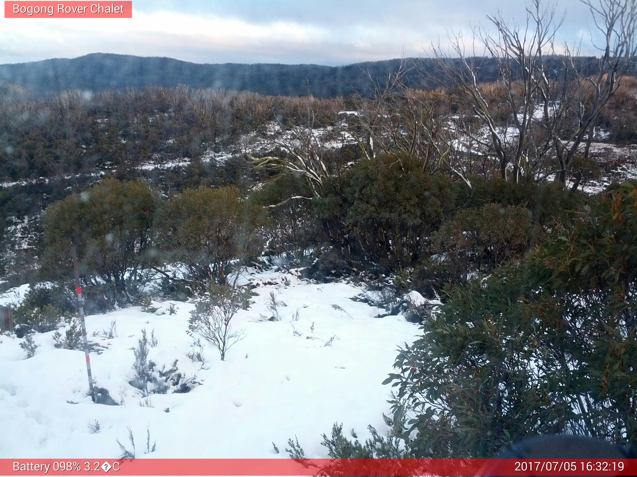 Bogong Web Cam 4:32pm Wednesday 5th of July 2017