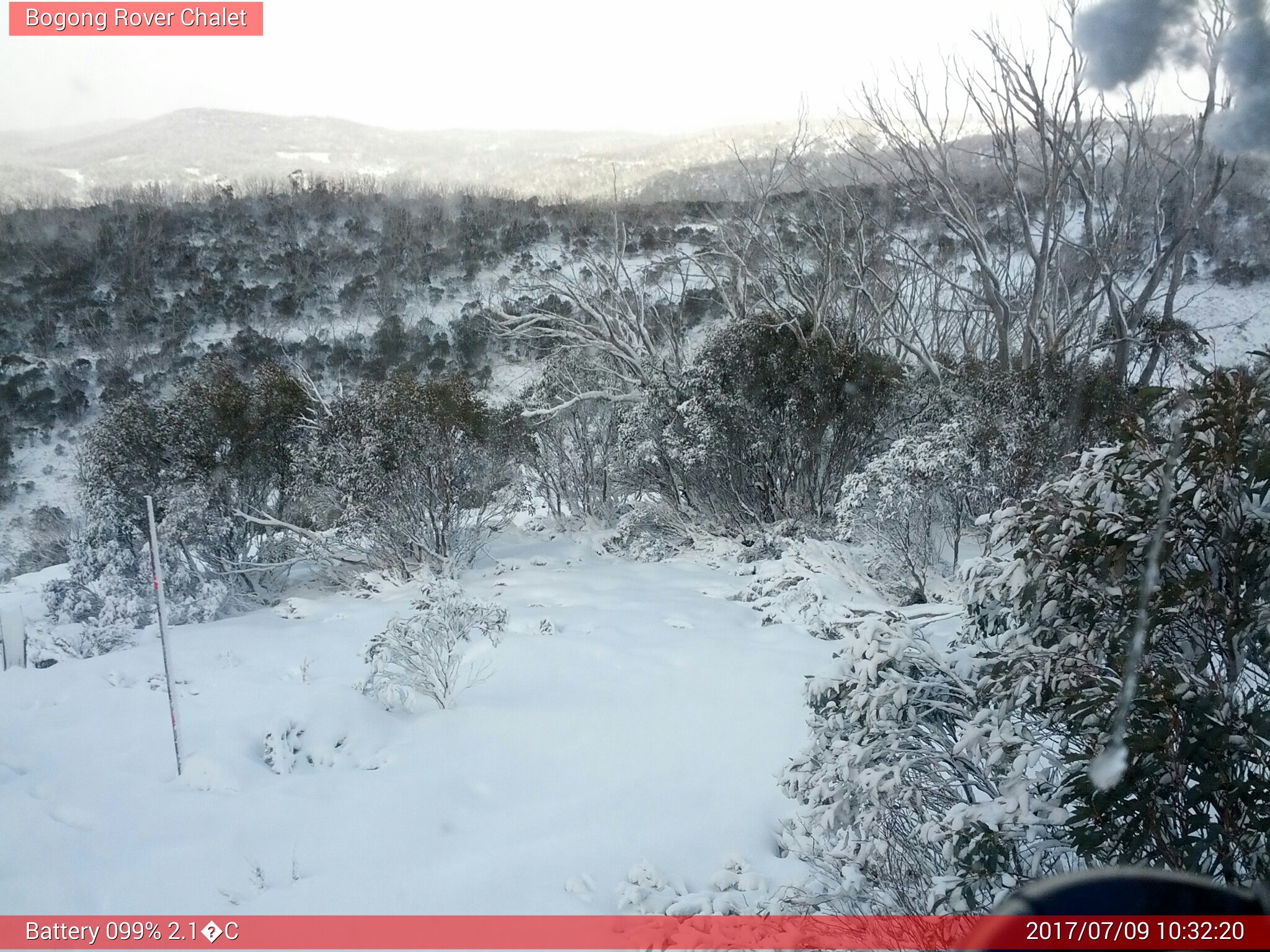 Bogong Web Cam 10:32am Sunday 9th of July 2017