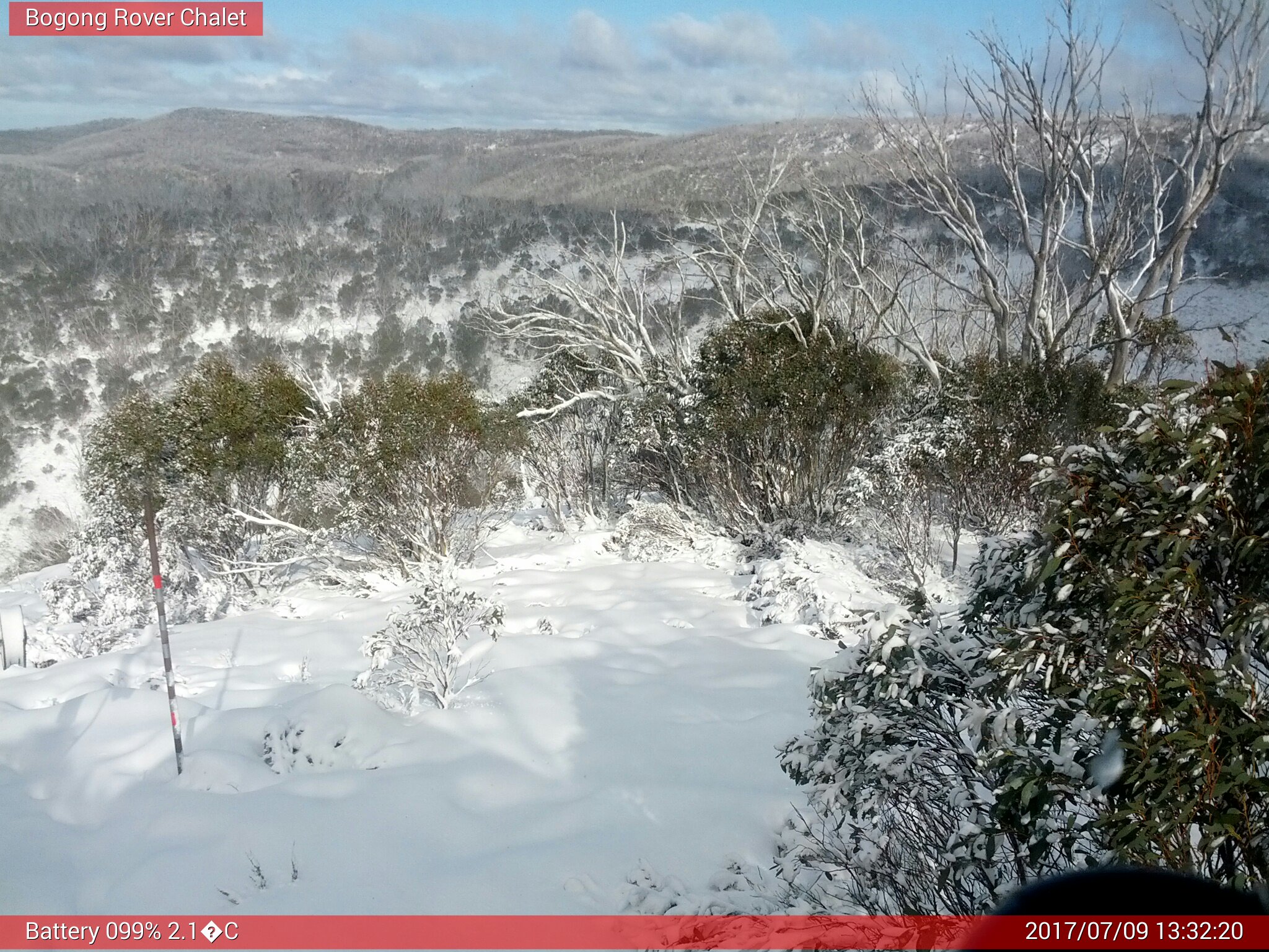 Bogong Web Cam 1:32pm Sunday 9th of July 2017