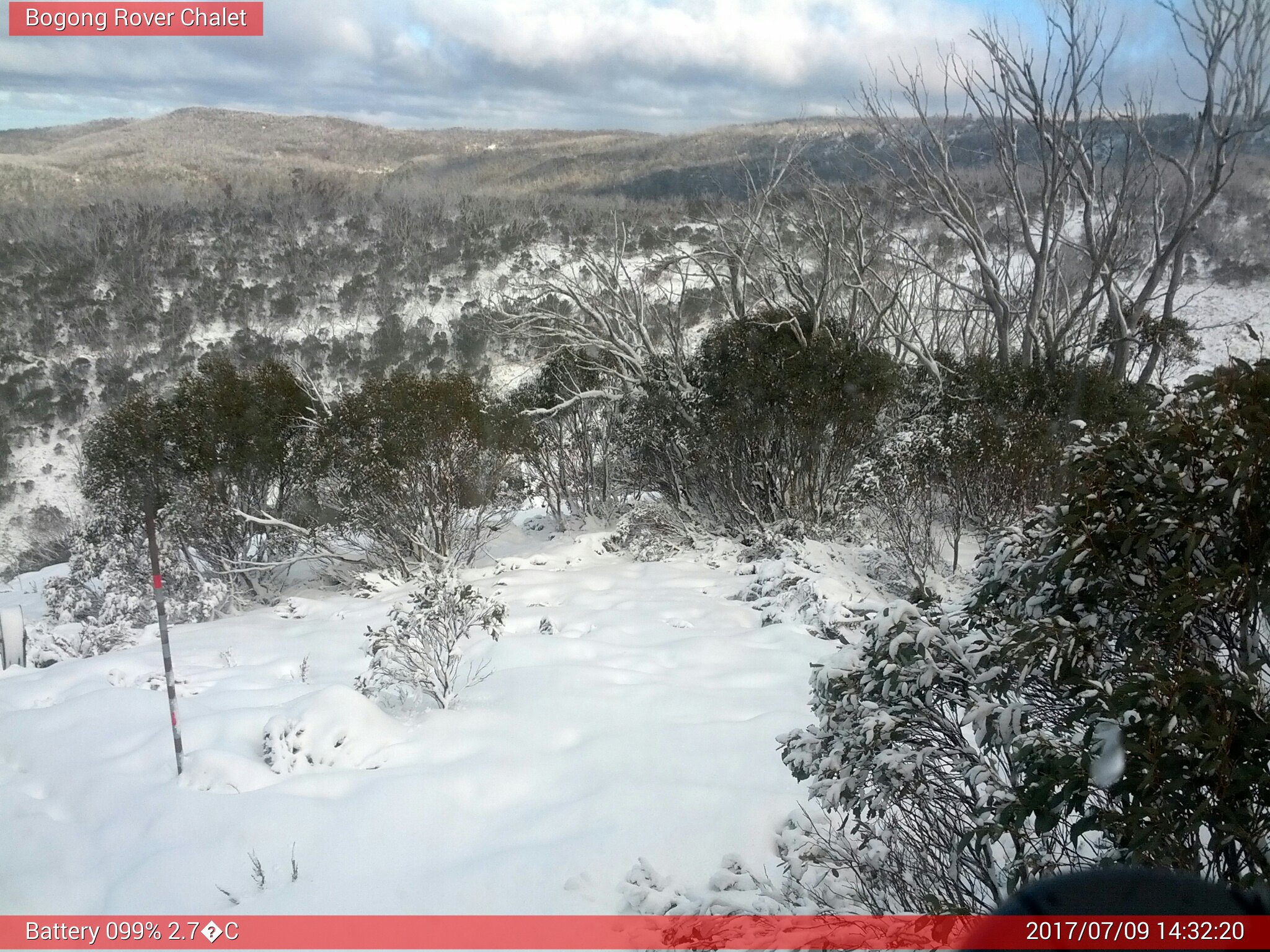 Bogong Web Cam 2:32pm Sunday 9th of July 2017