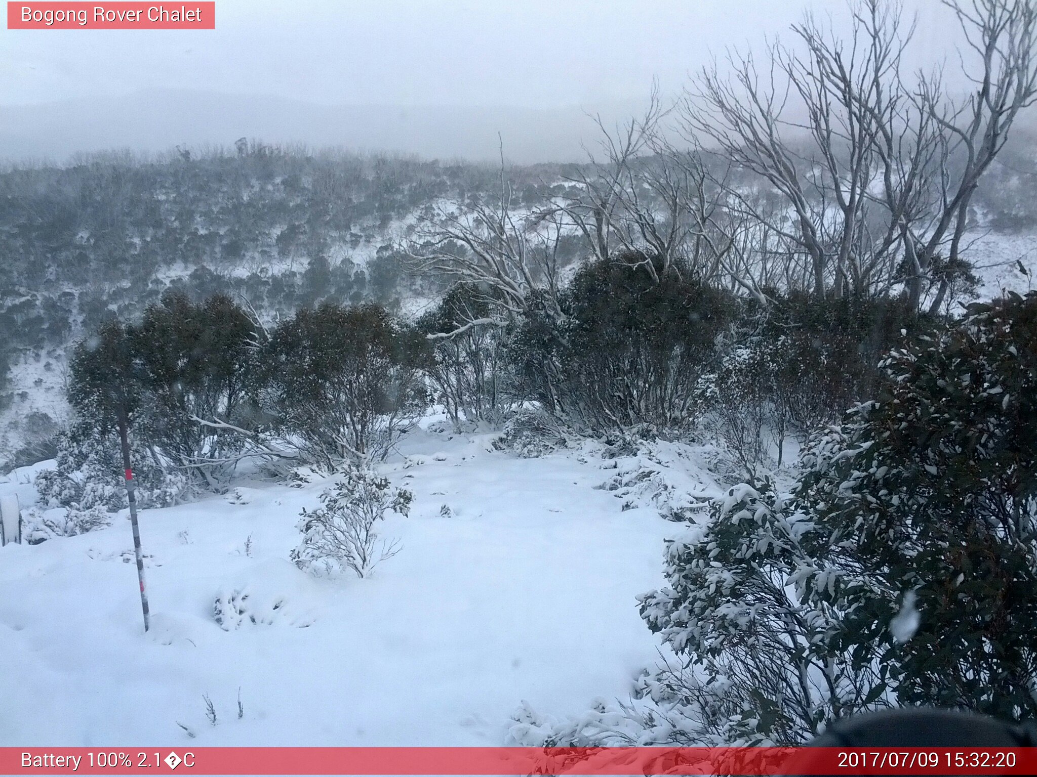 Bogong Web Cam 3:32pm Sunday 9th of July 2017