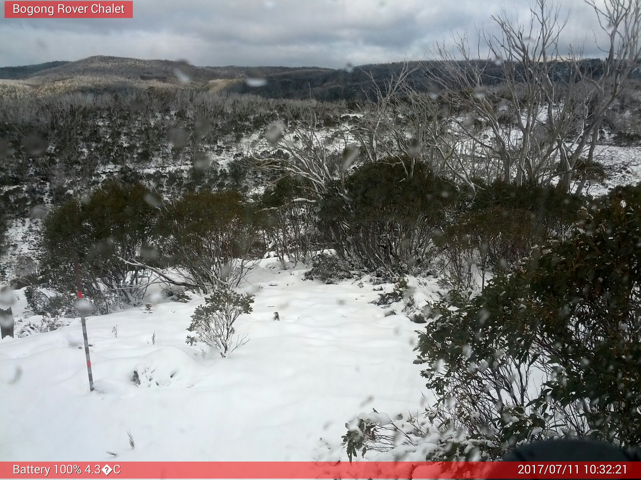 Bogong Web Cam 10:32am Tuesday 11th of July 2017