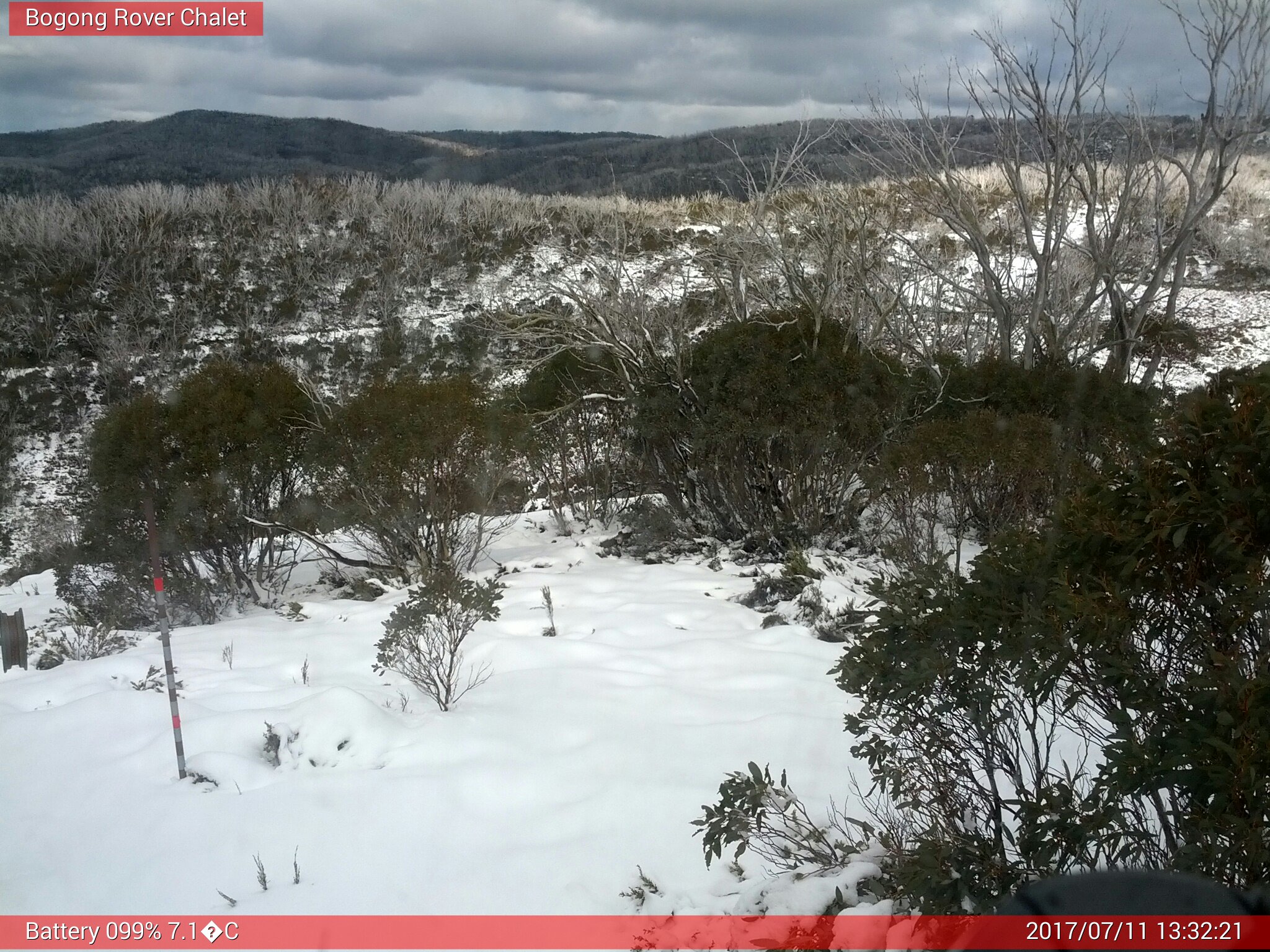 Bogong Web Cam 1:32pm Tuesday 11th of July 2017