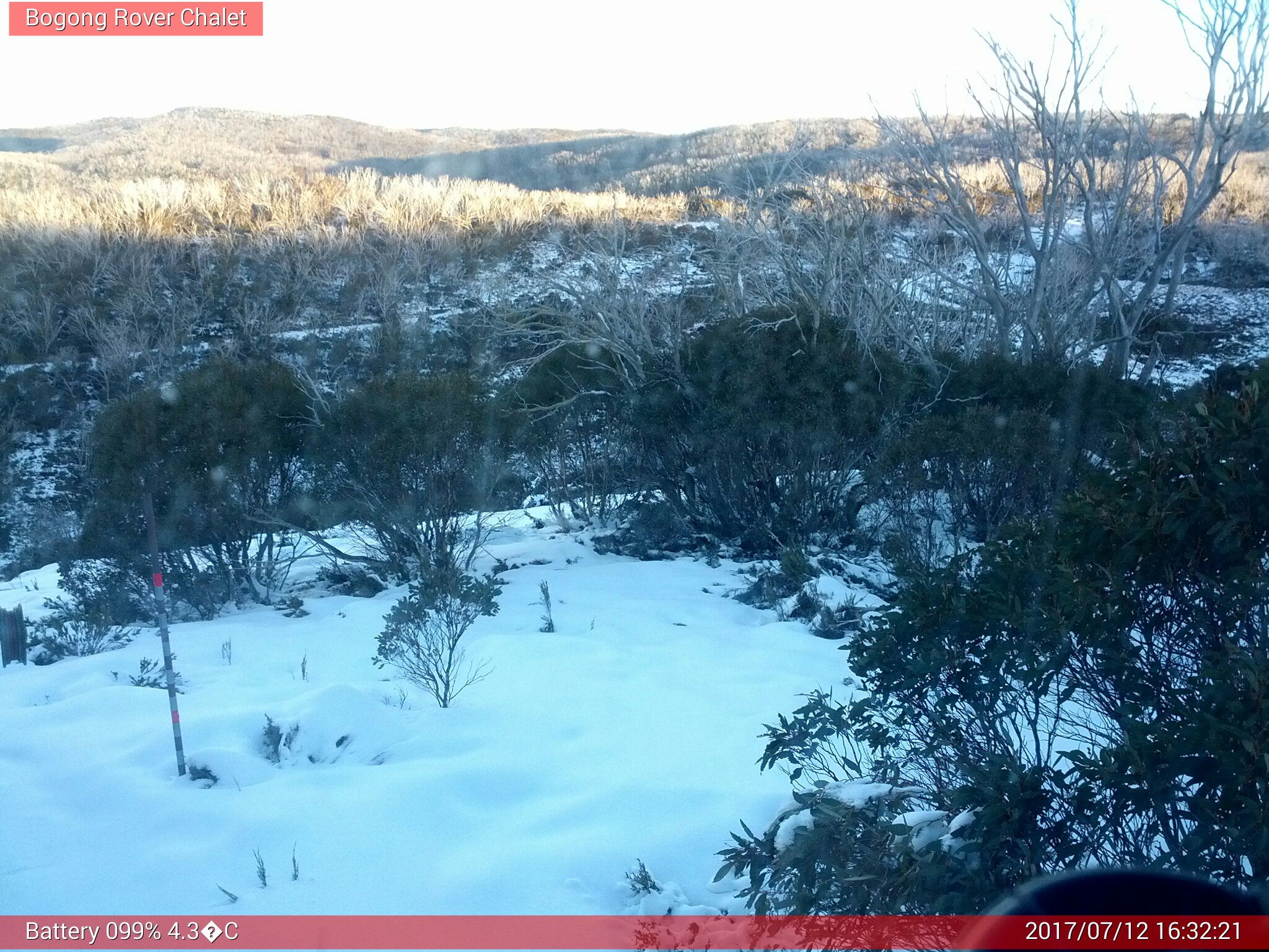 Bogong Web Cam 4:32pm Wednesday 12th of July 2017