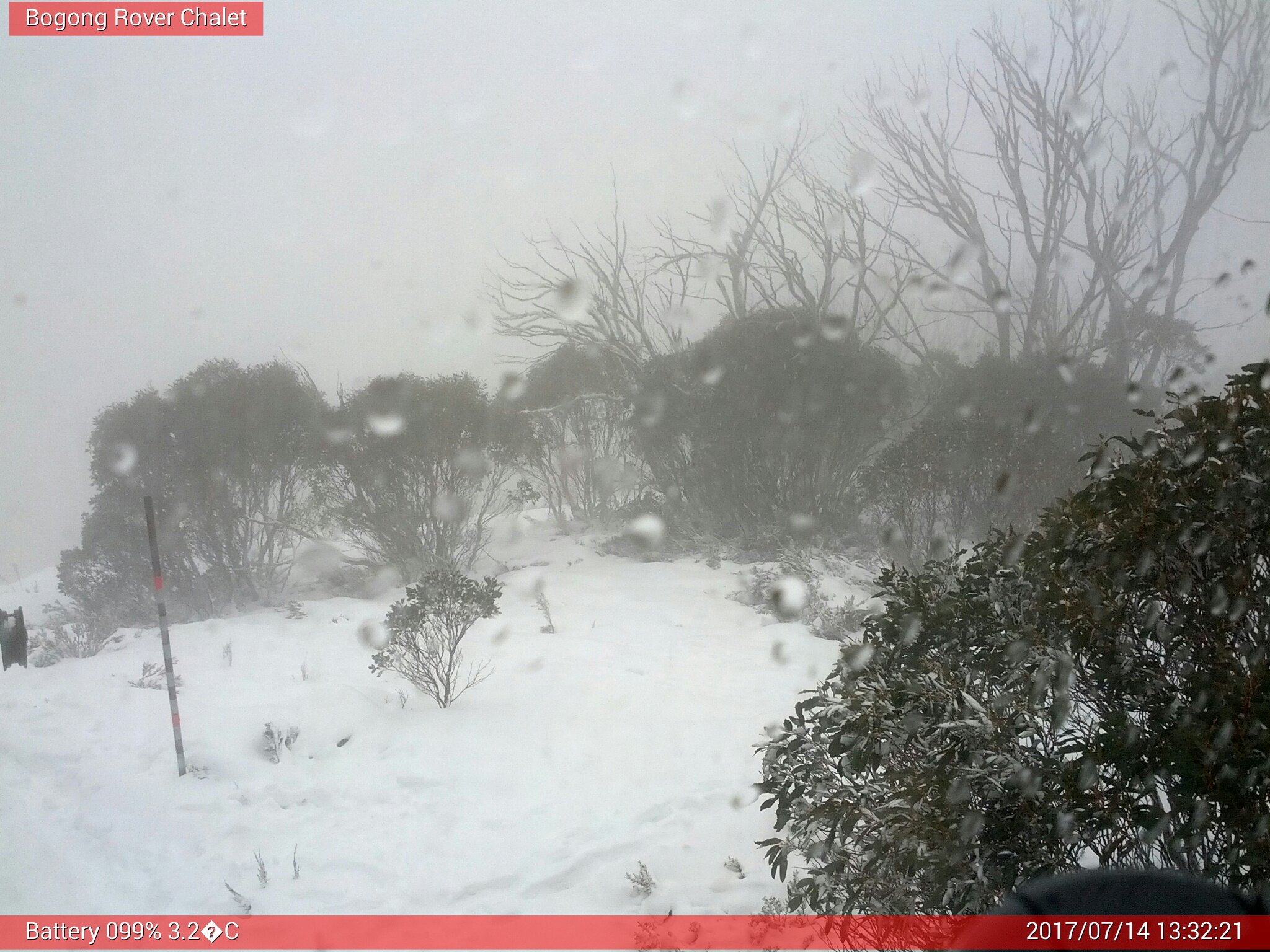 Bogong Web Cam 1:32pm Friday 14th of July 2017