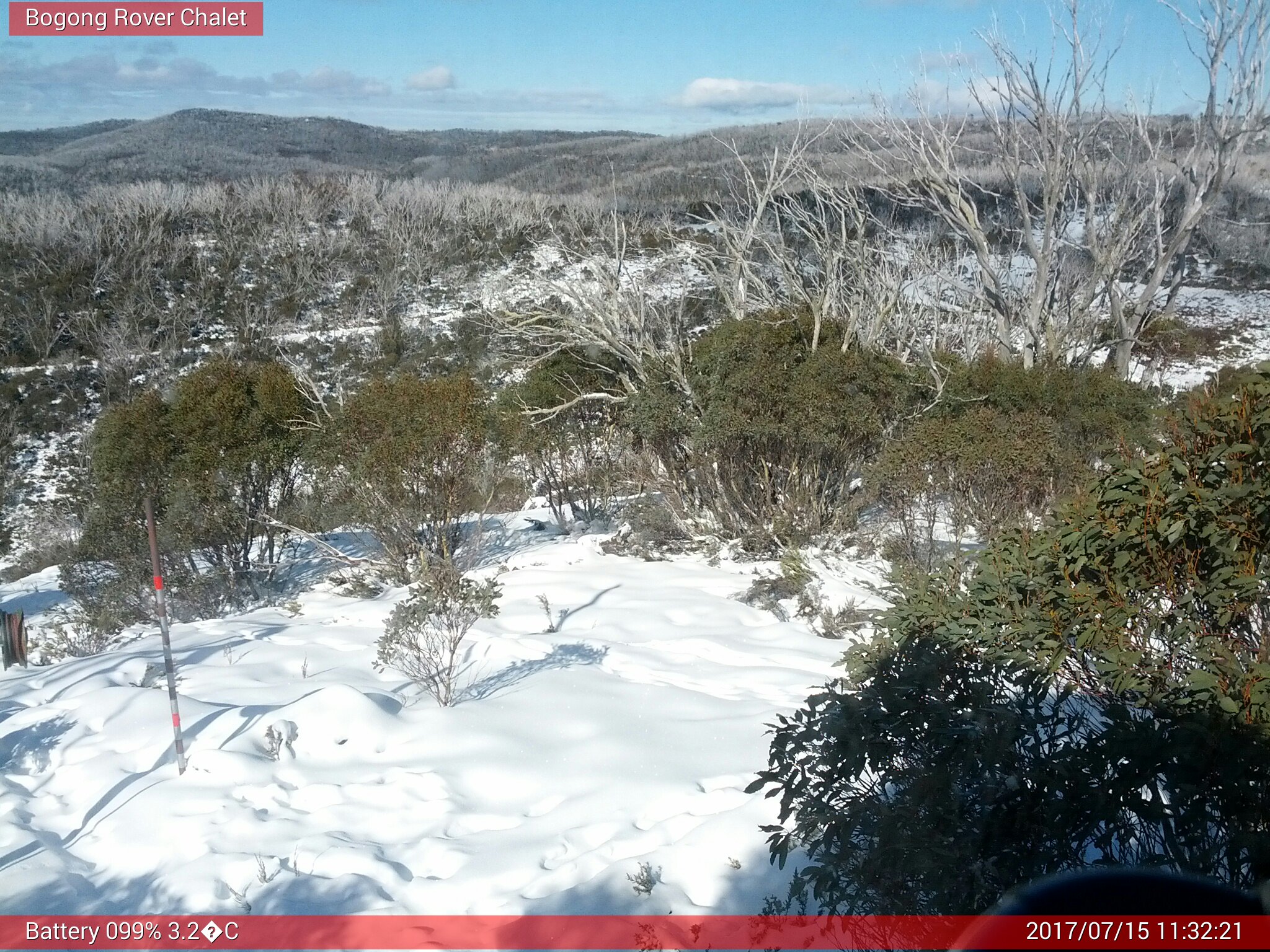 Bogong Web Cam 11:32am Saturday 15th of July 2017