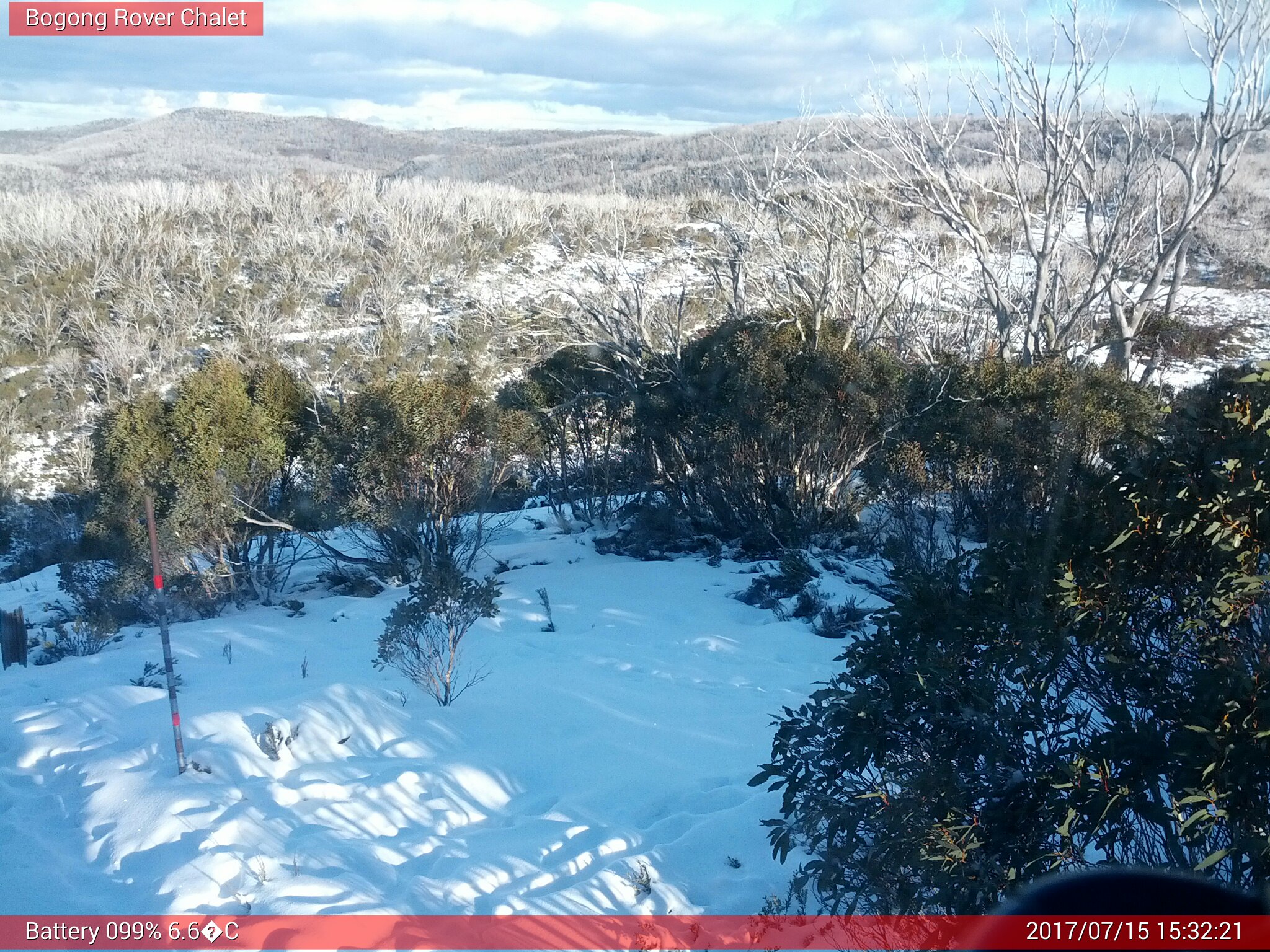 Bogong Web Cam 3:32pm Saturday 15th of July 2017