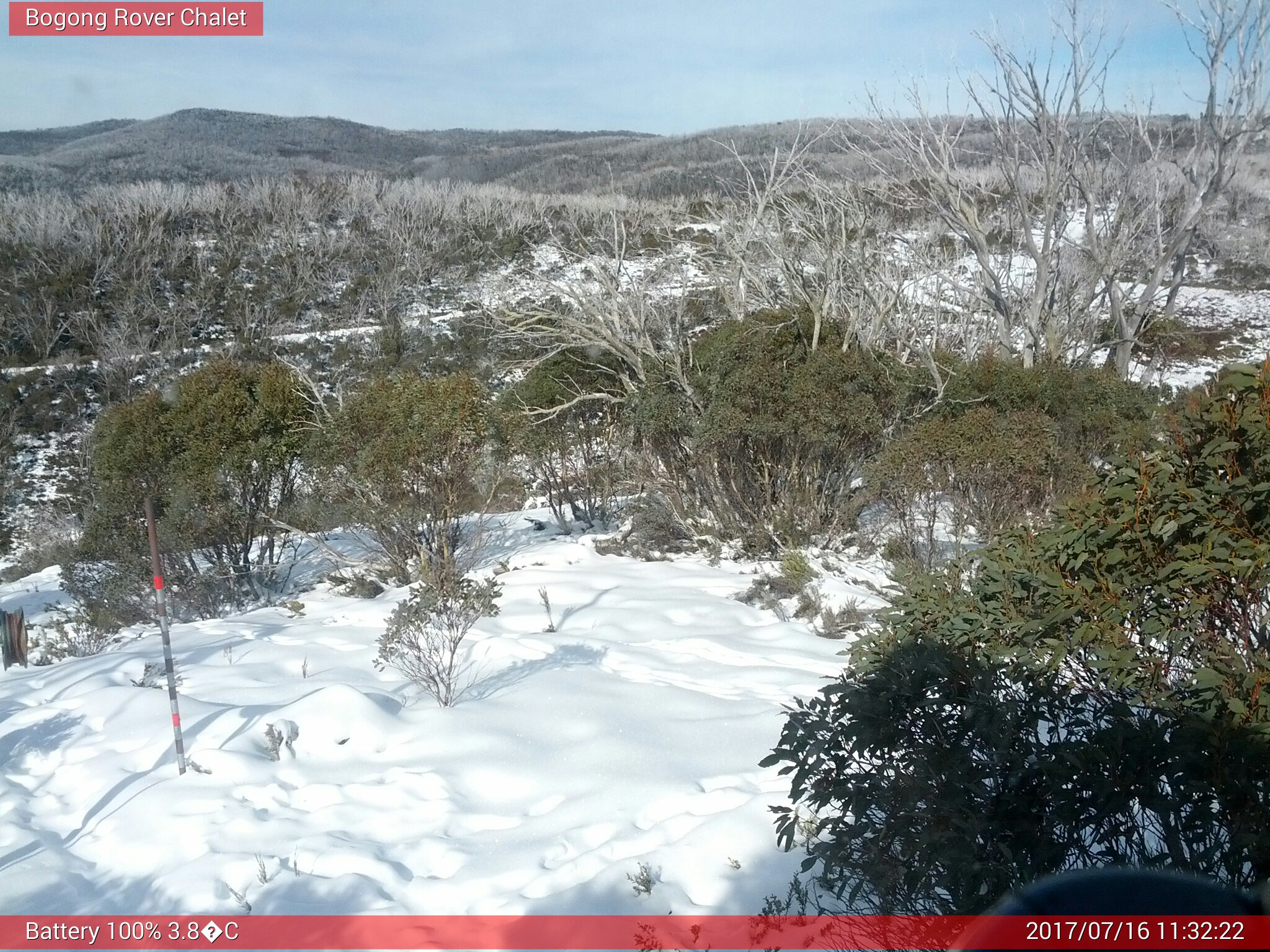 Bogong Web Cam 11:32am Sunday 16th of July 2017