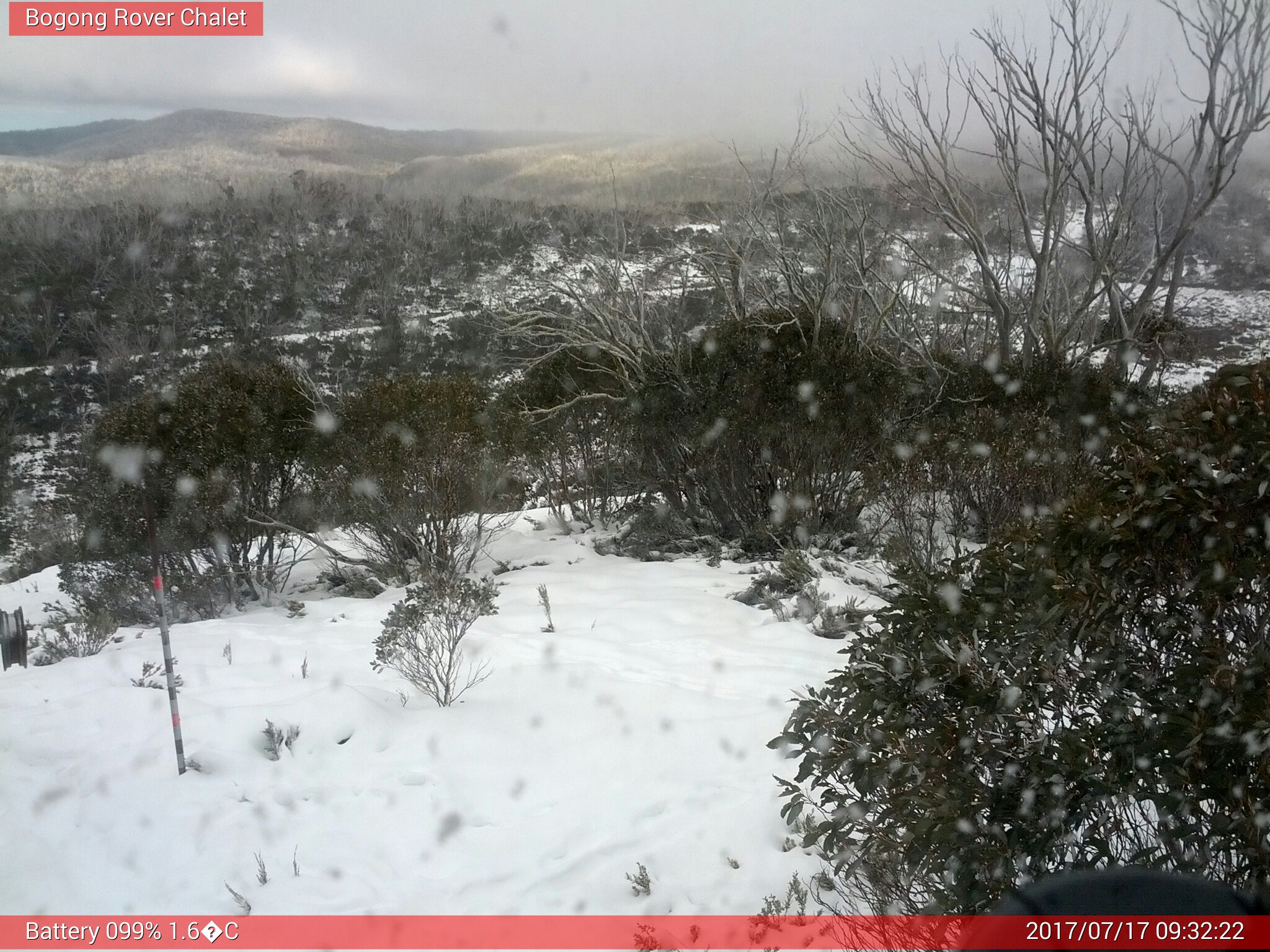 Bogong Web Cam 9:32am Monday 17th of July 2017