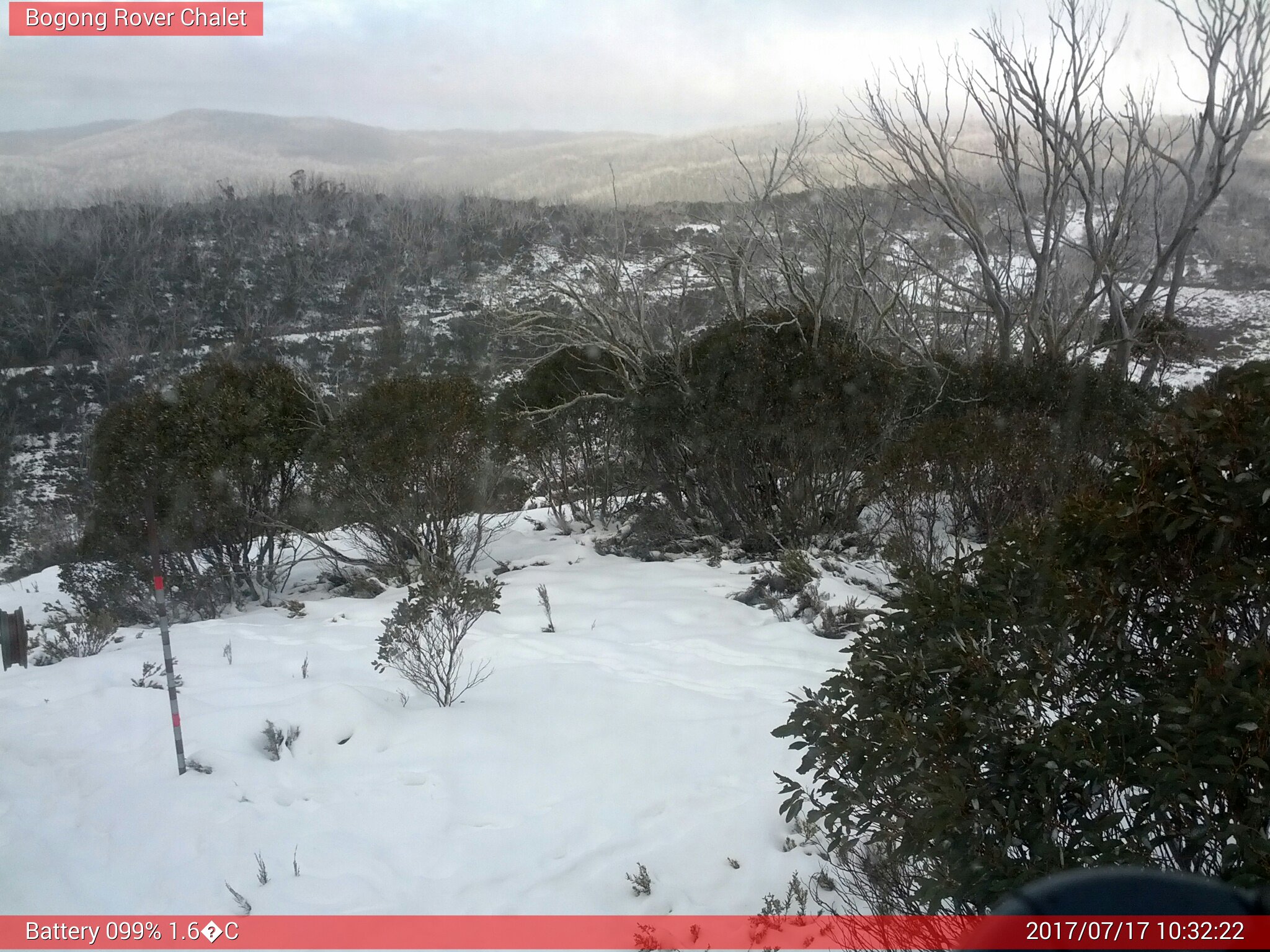 Bogong Web Cam 10:32am Monday 17th of July 2017