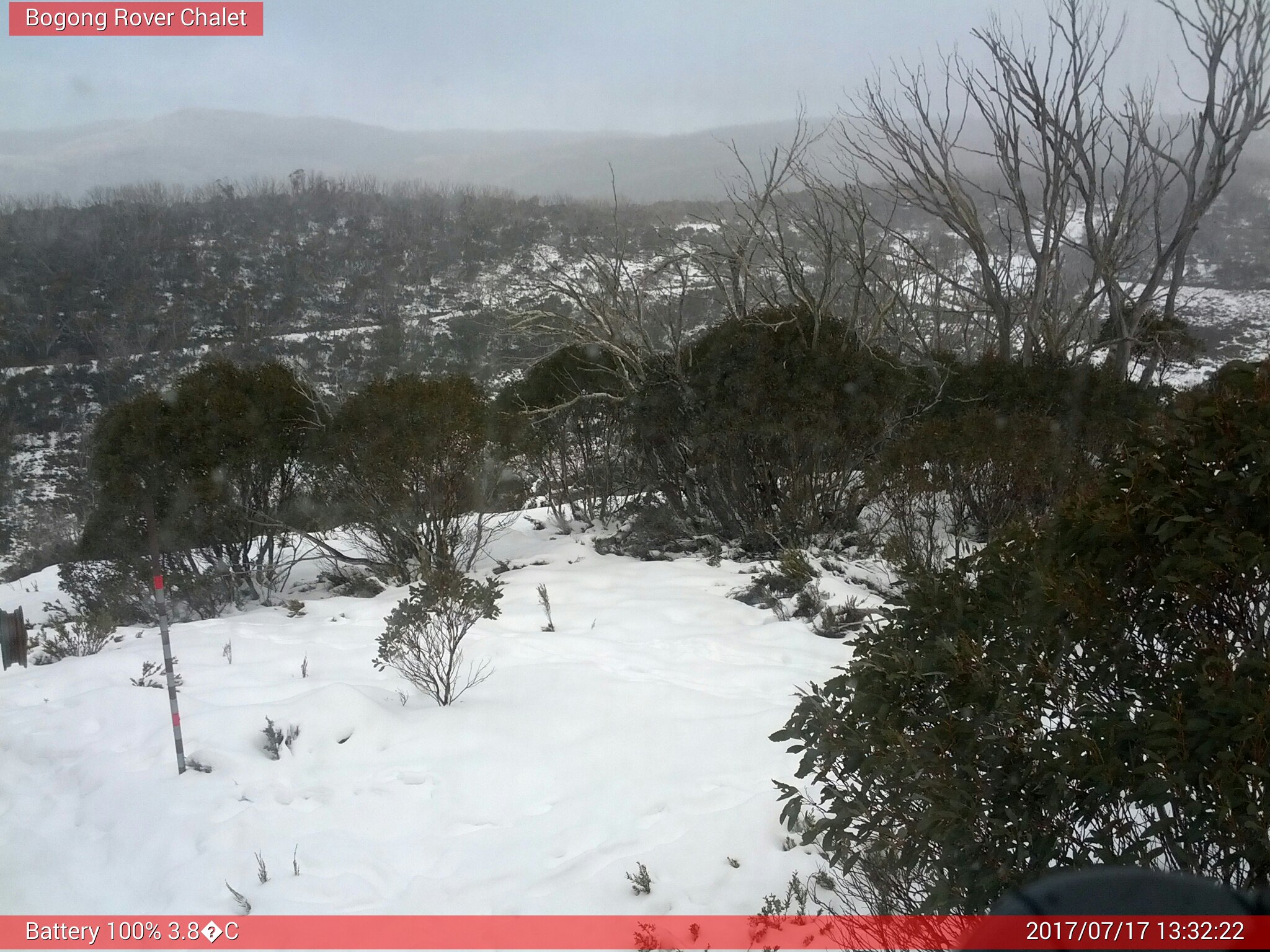 Bogong Web Cam 1:32pm Monday 17th of July 2017