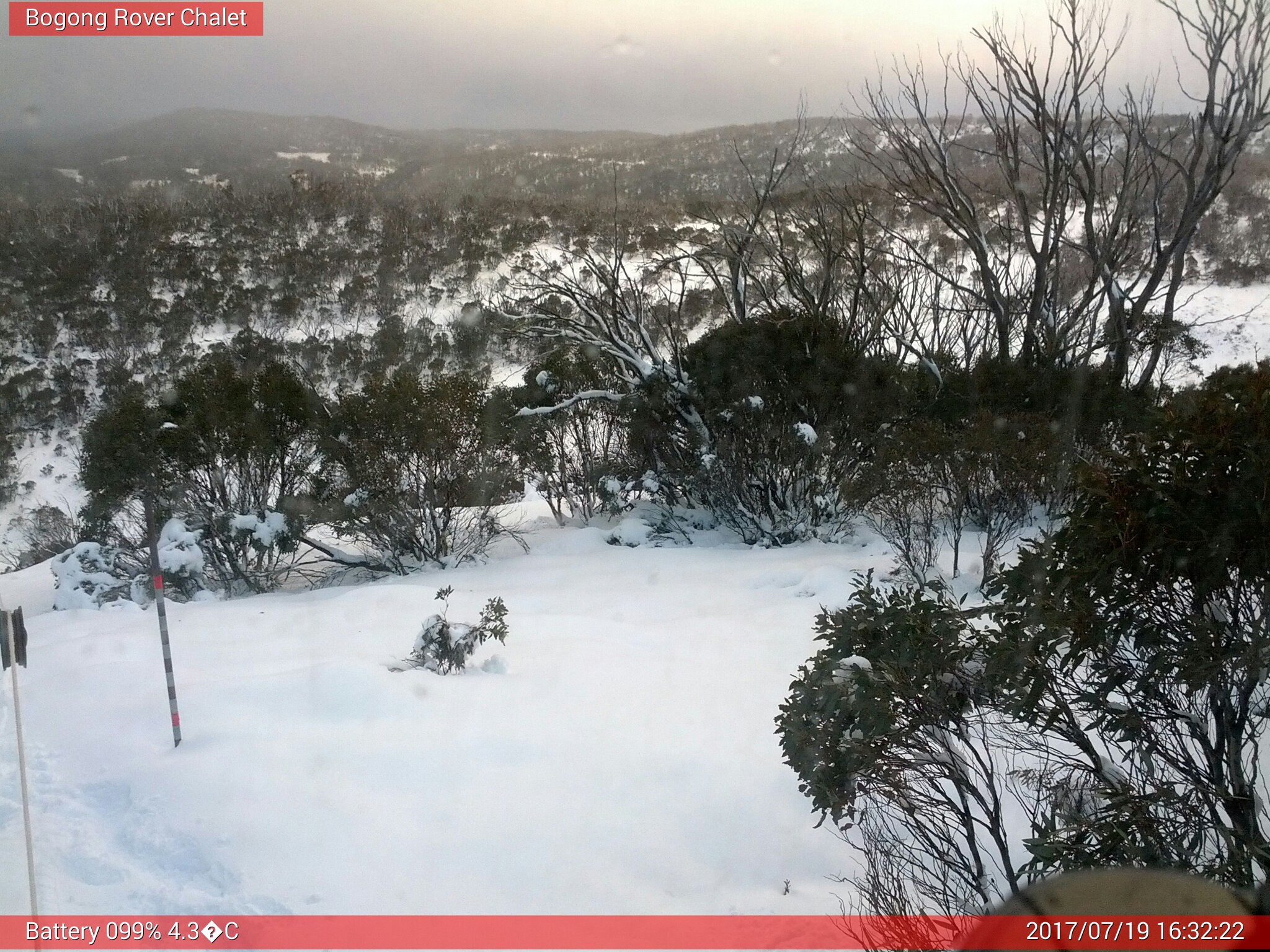 Bogong Web Cam 4:32pm Wednesday 19th of July 2017