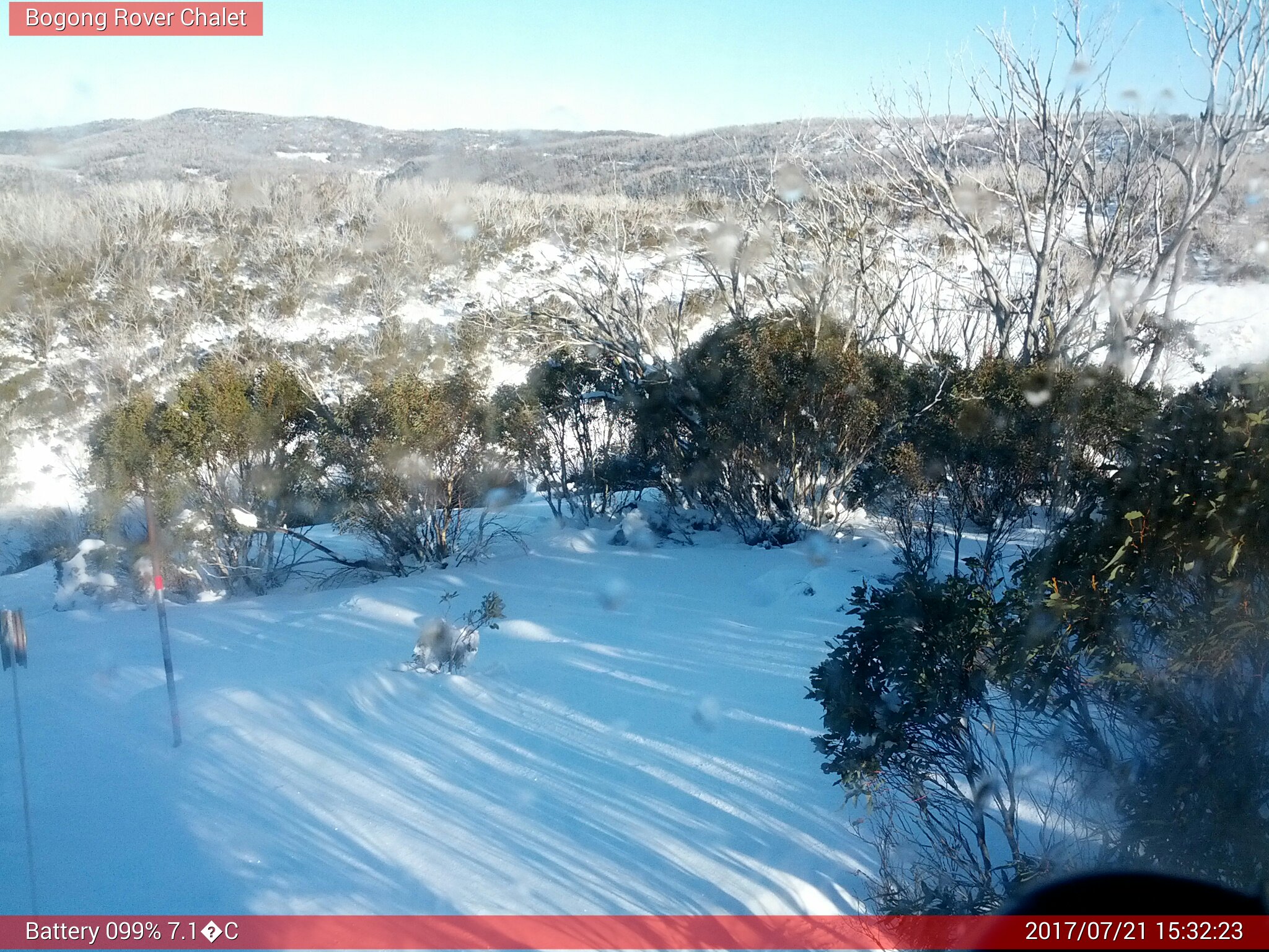 Bogong Web Cam 3:32pm Friday 21st of July 2017