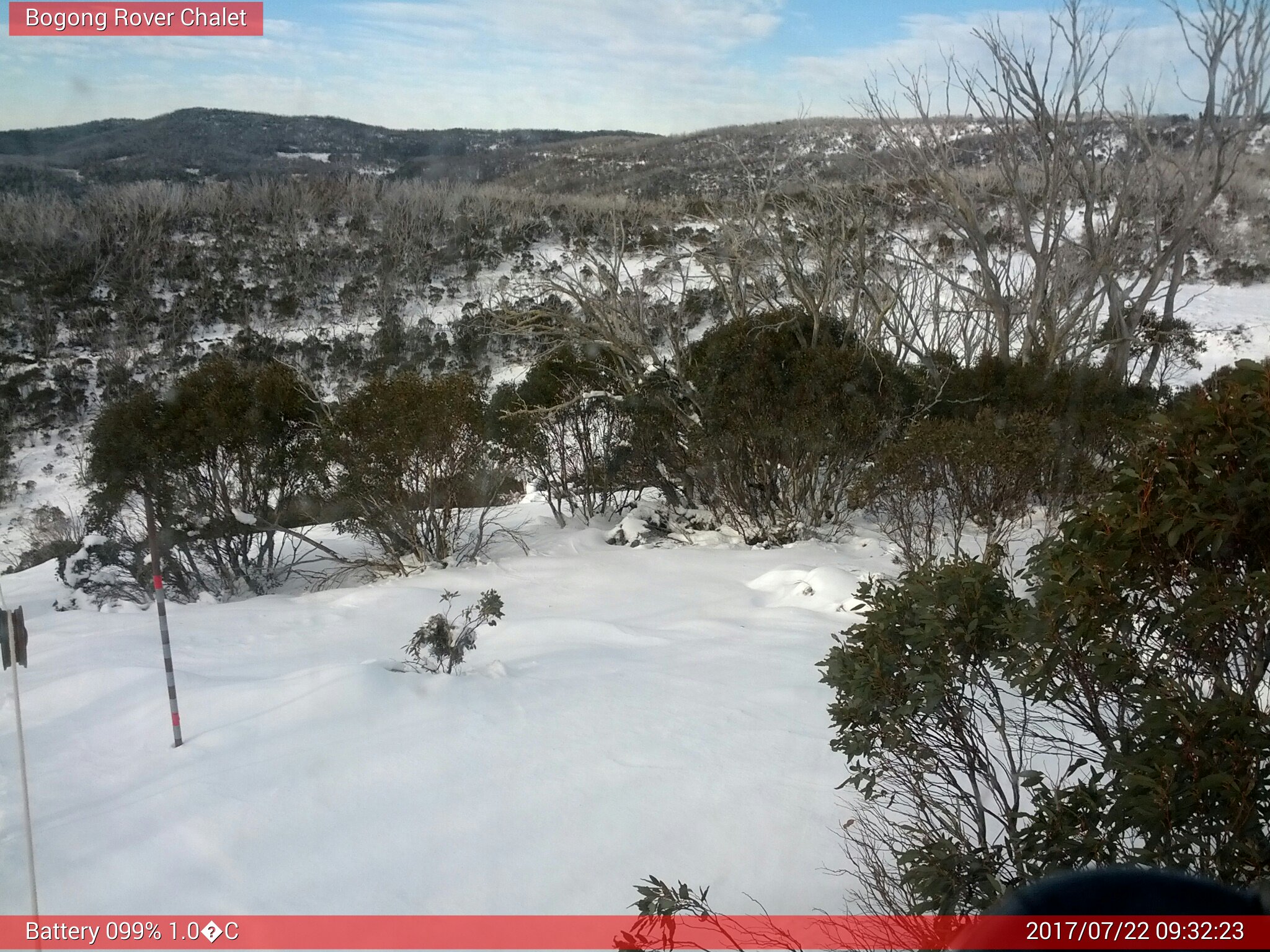 Bogong Web Cam 9:32am Saturday 22nd of July 2017