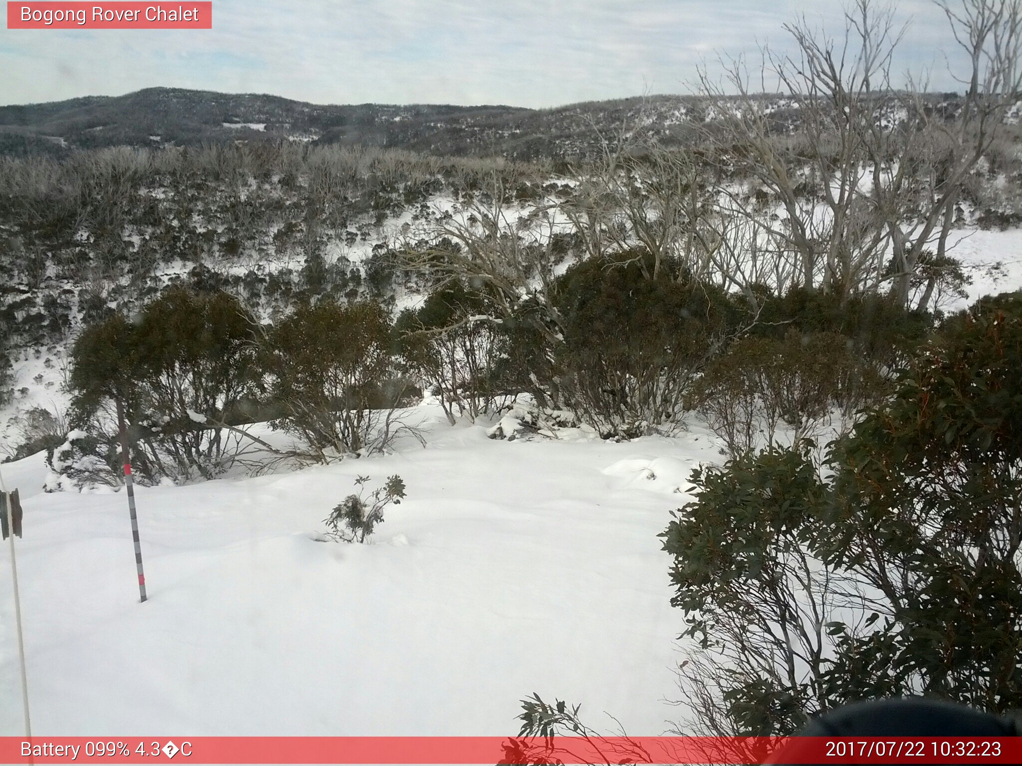 Bogong Web Cam 10:32am Saturday 22nd of July 2017