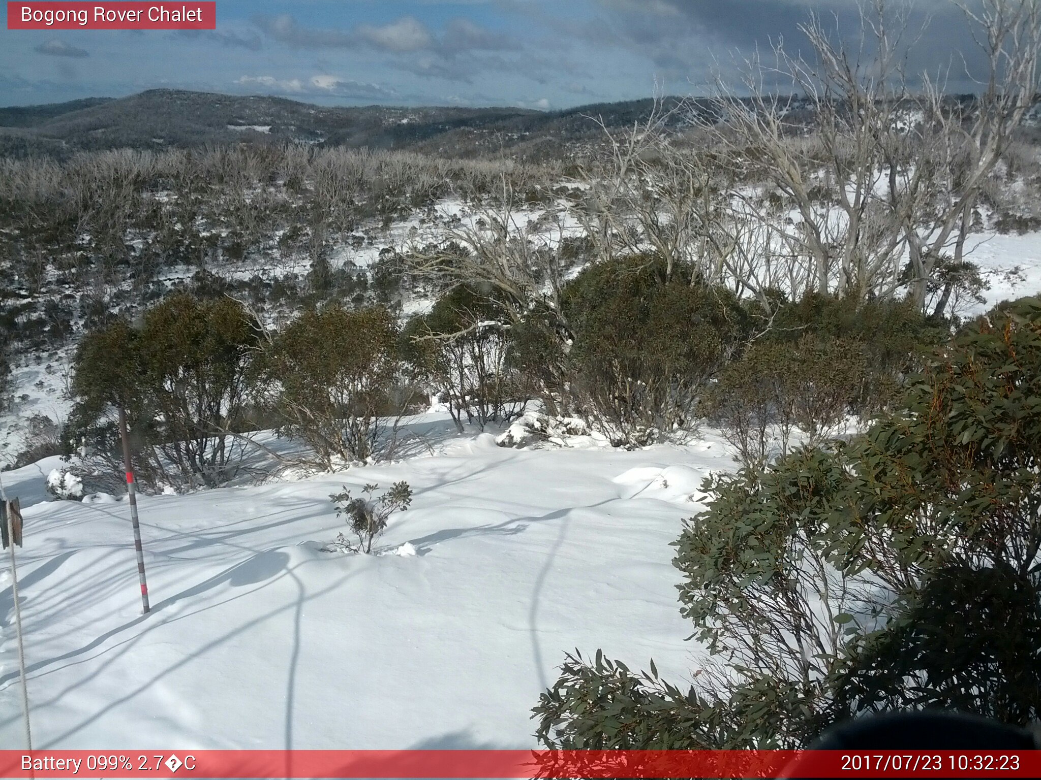 Bogong Web Cam 10:32am Sunday 23rd of July 2017