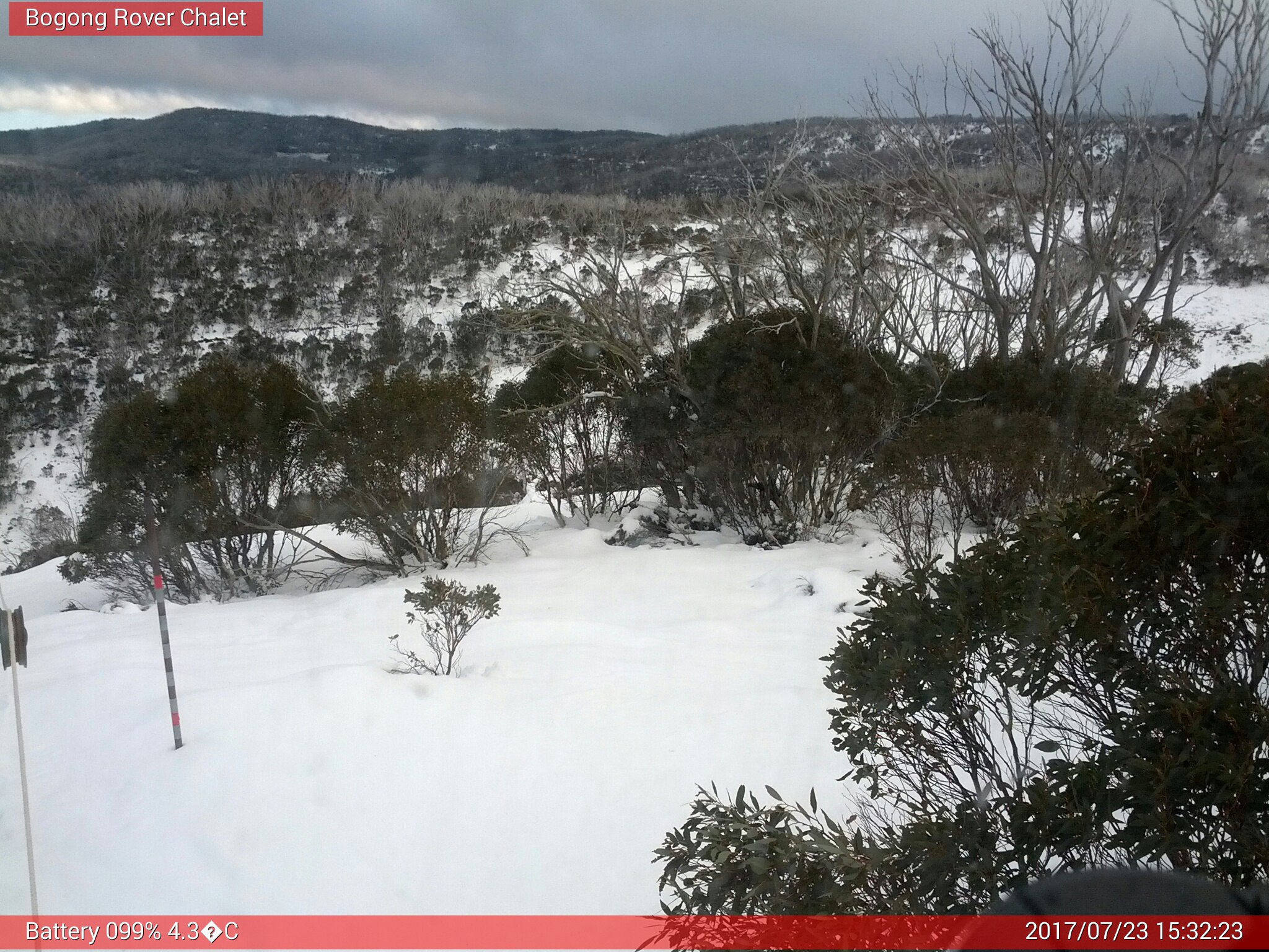 Bogong Web Cam 3:32pm Sunday 23rd of July 2017