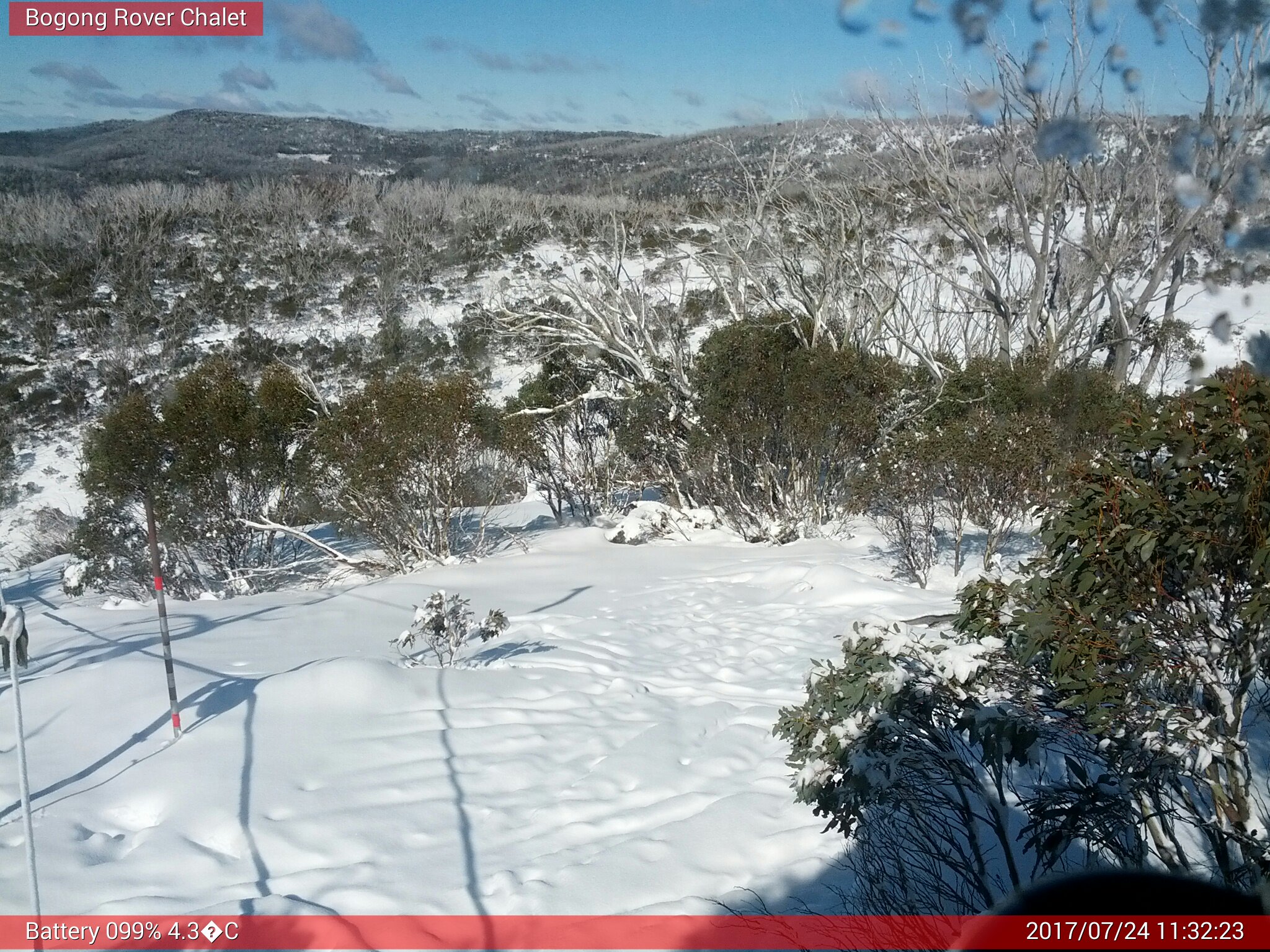 Bogong Web Cam 11:32am Monday 24th of July 2017