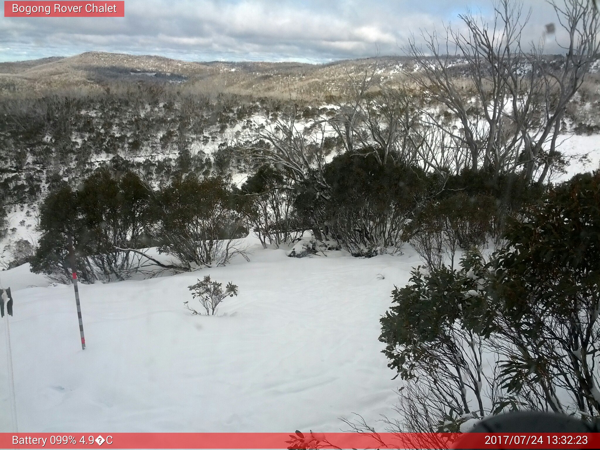 Bogong Web Cam 1:32pm Monday 24th of July 2017