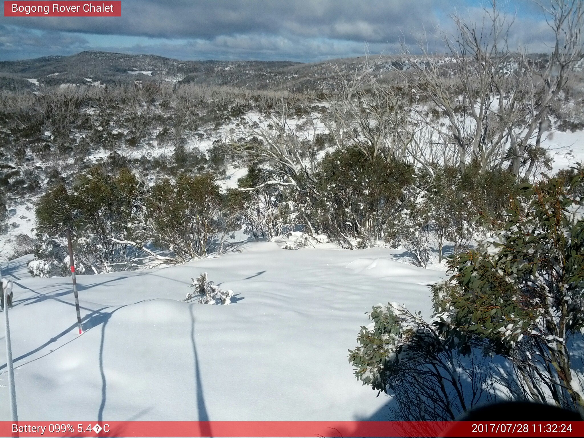 Bogong Web Cam 11:32am Friday 28th of July 2017