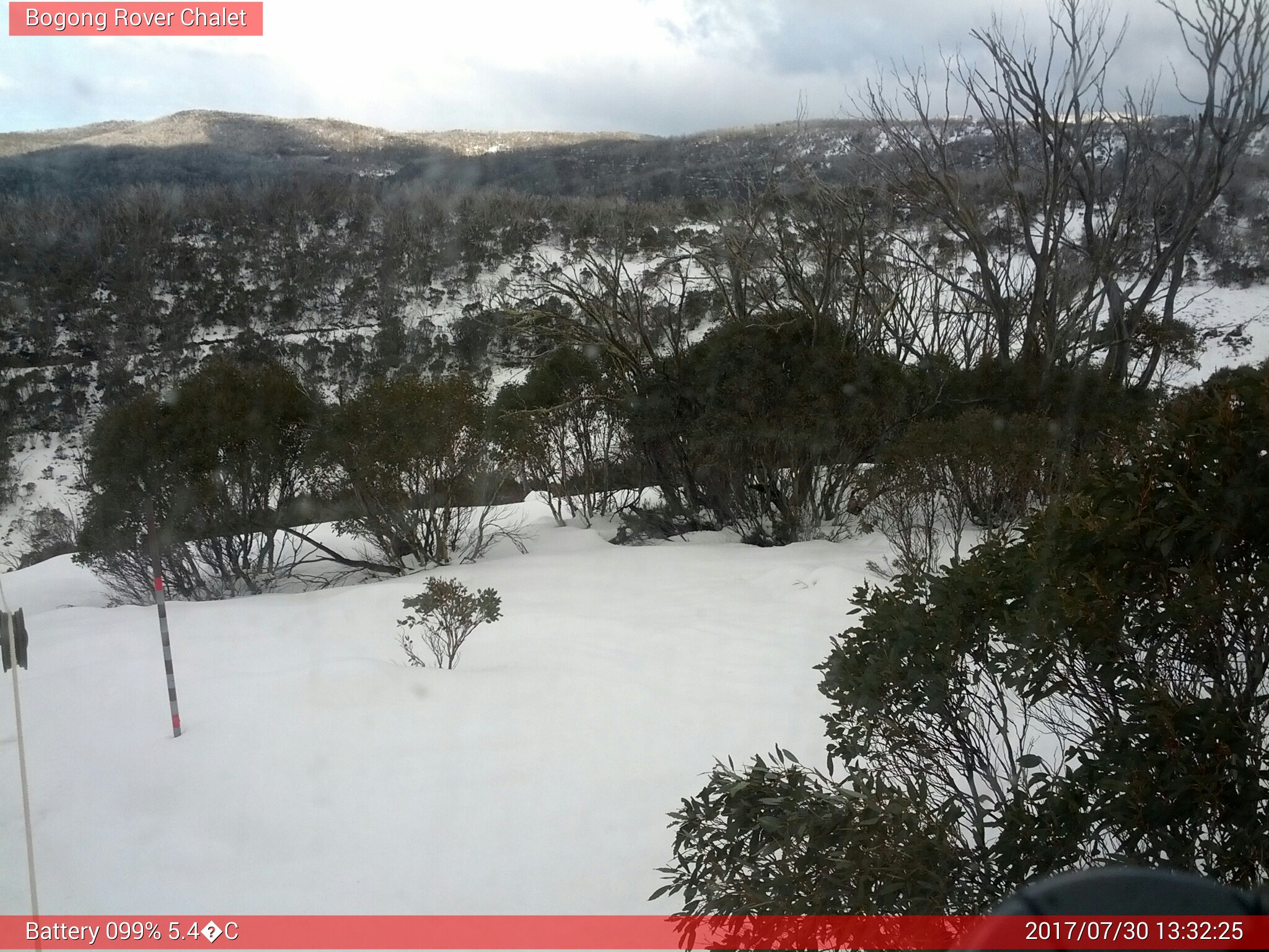 Bogong Web Cam 1:32pm Sunday 30th of July 2017