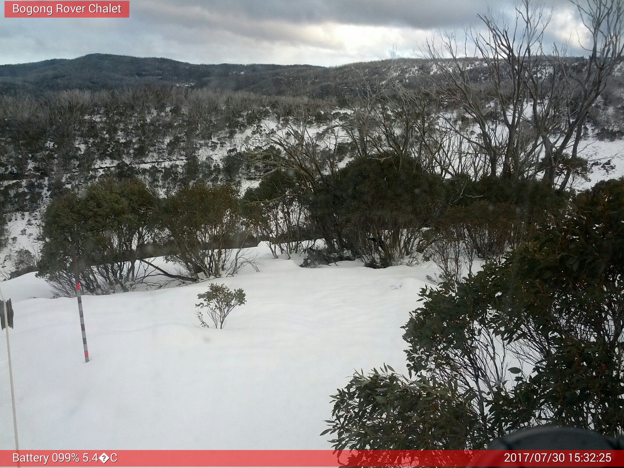 Bogong Web Cam 3:32pm Sunday 30th of July 2017