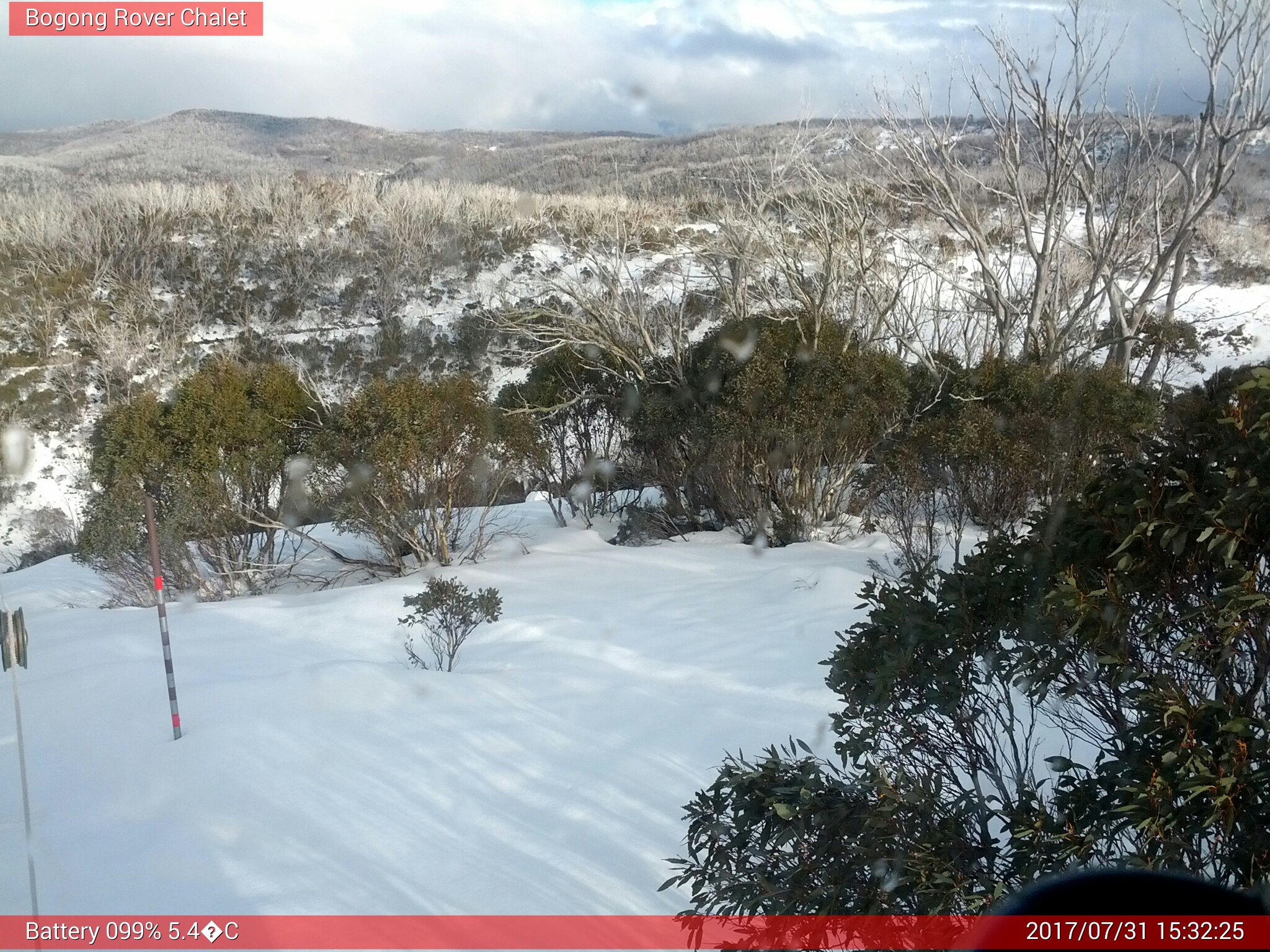 Bogong Web Cam 3:32pm Monday 31st of July 2017